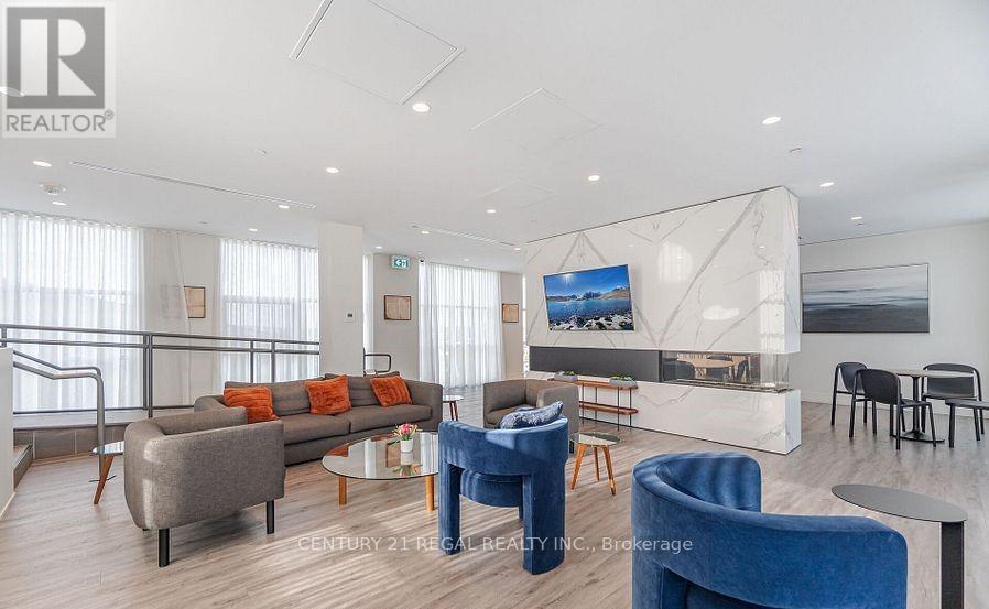 #207 1787 ST CLAIR AVE W. AVENUE - 30