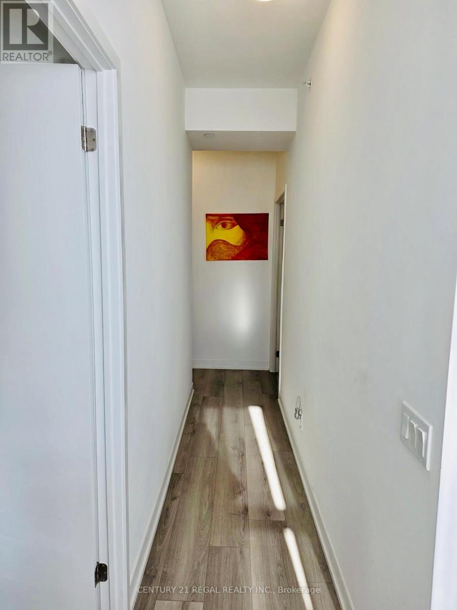#207 1787 ST CLAIR AVE W. AVENUE - 24