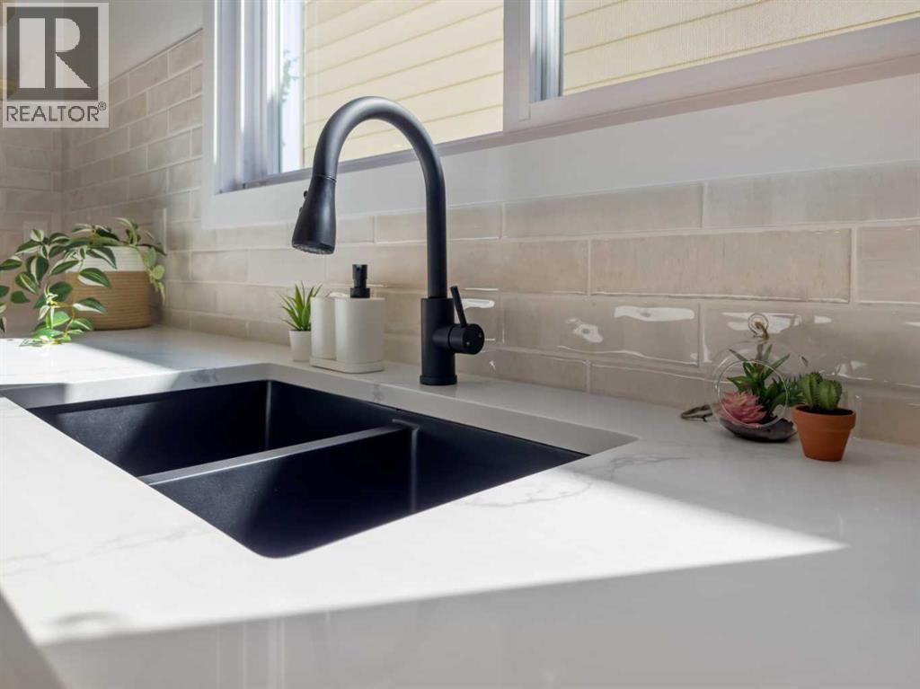 966 Berkley Drive NW, Calgary, Alberta