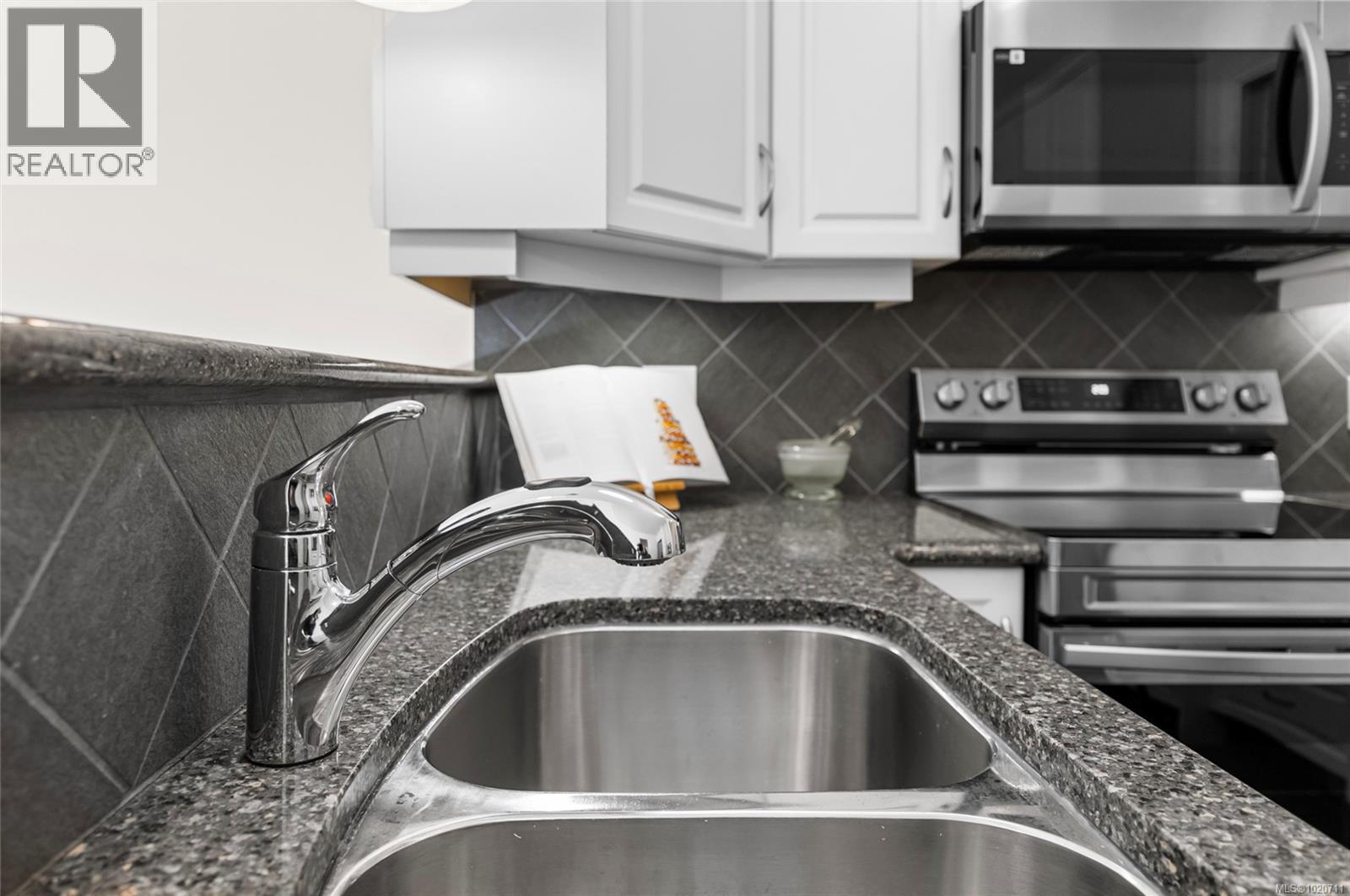 63 901 Kentwood Lane, Saanich