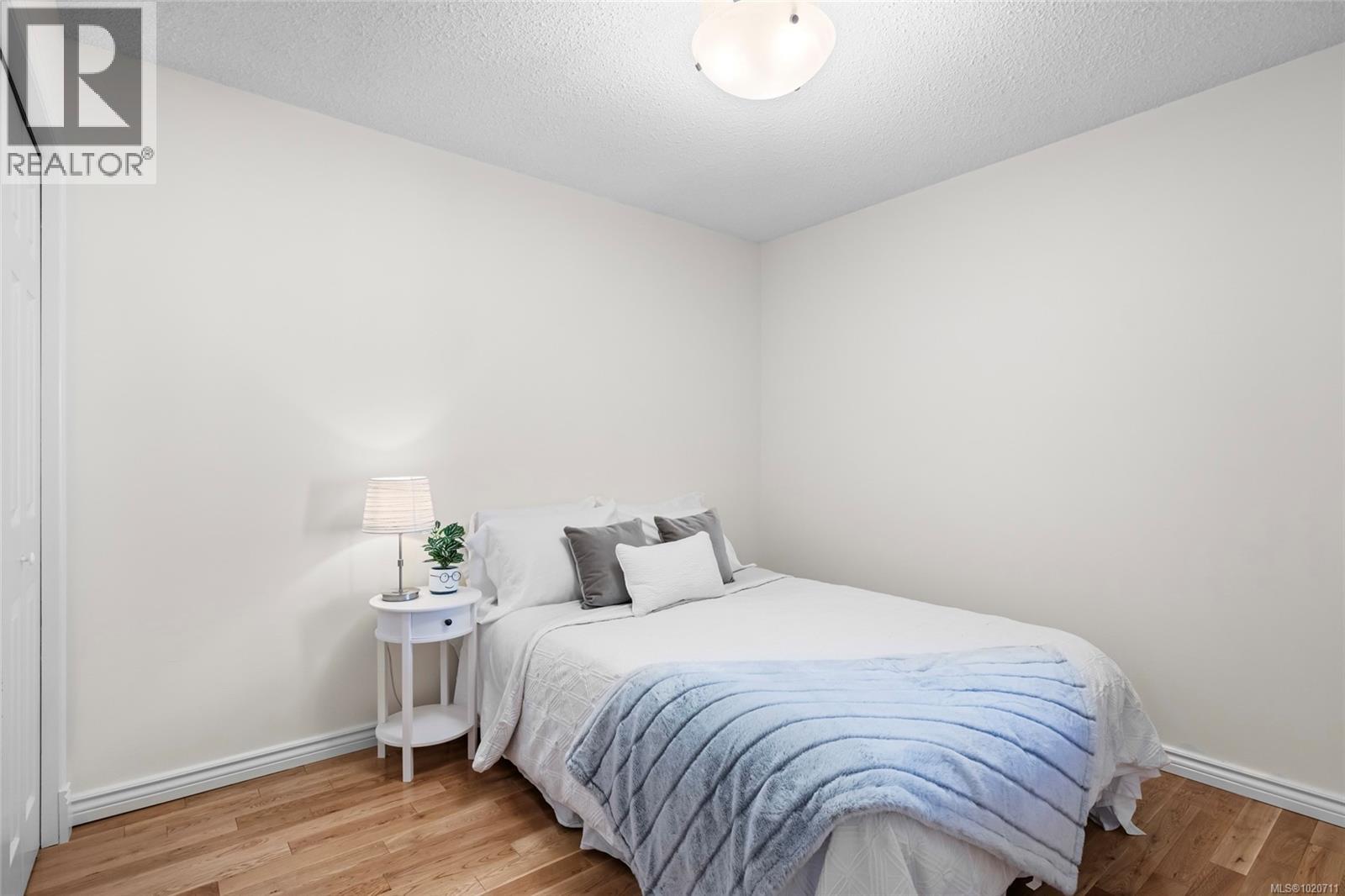 63 901 Kentwood Lane, Saanich