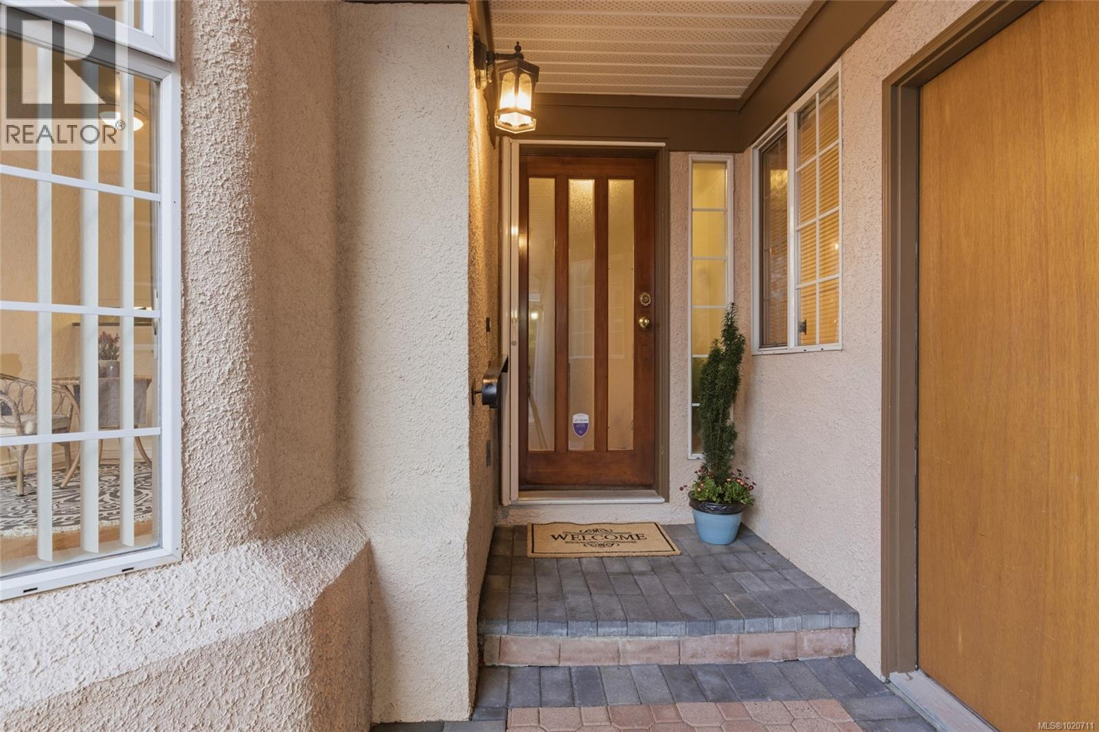 63 901 Kentwood Lane, Saanich