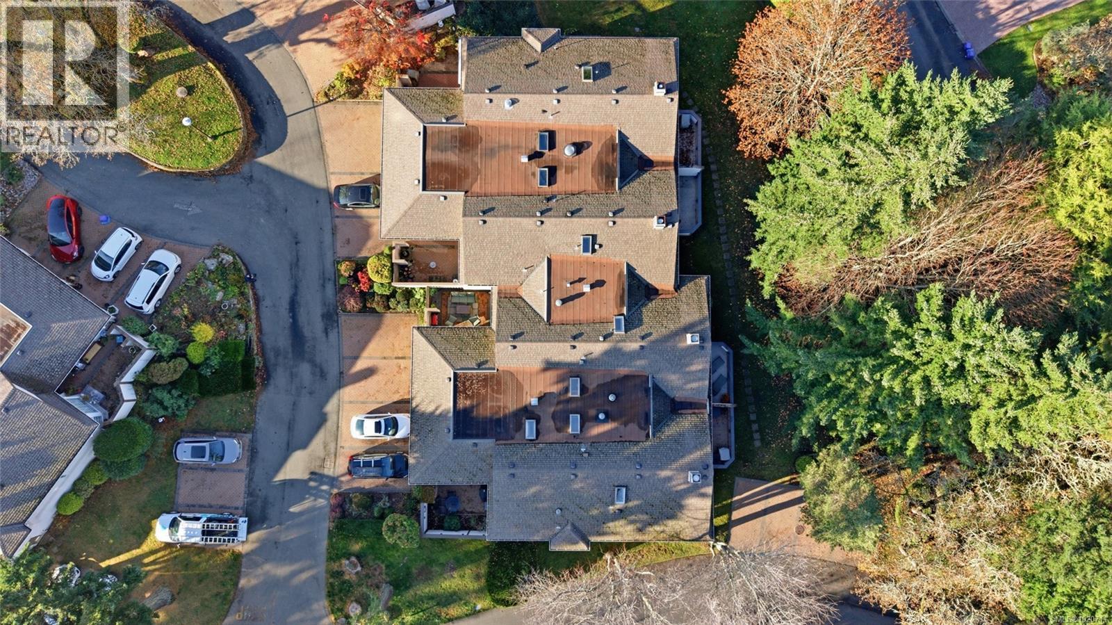 63 901 Kentwood Lane, Saanich