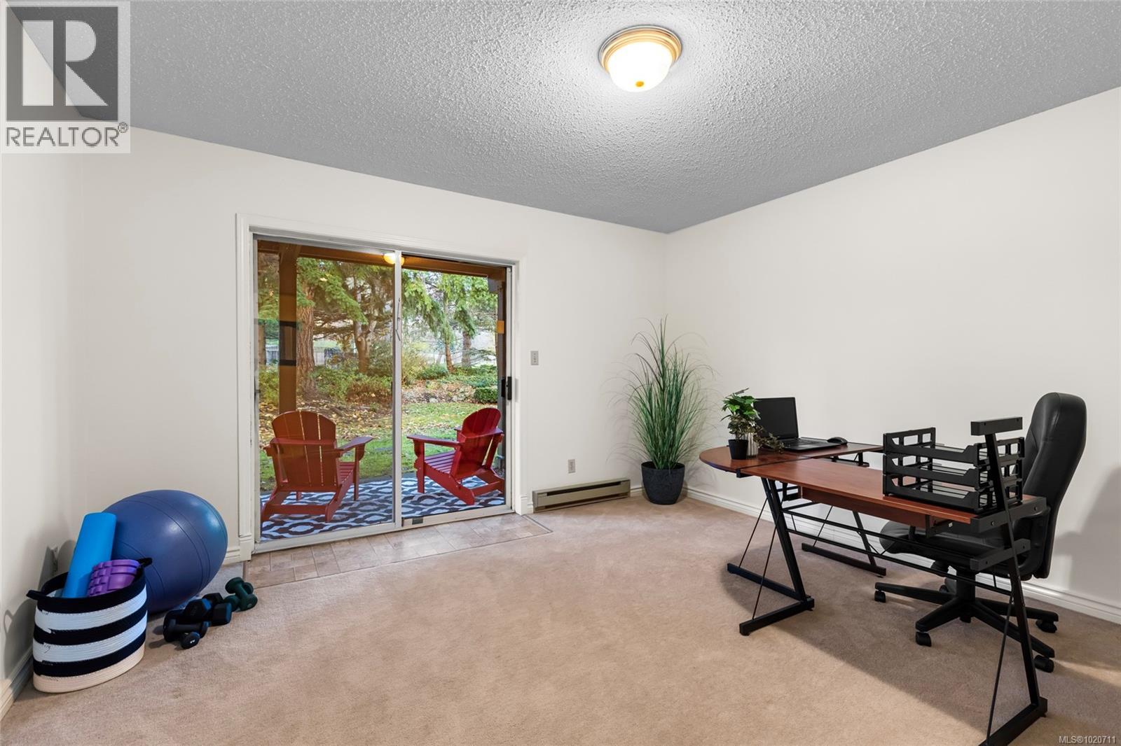 63 901 Kentwood Lane, Saanich