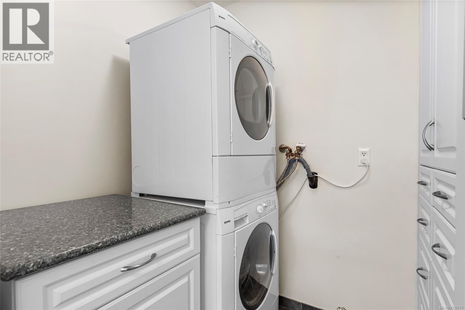 63 901 Kentwood Lane, Saanich