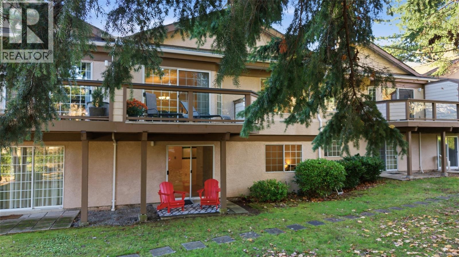 63 901 Kentwood Lane, Saanich