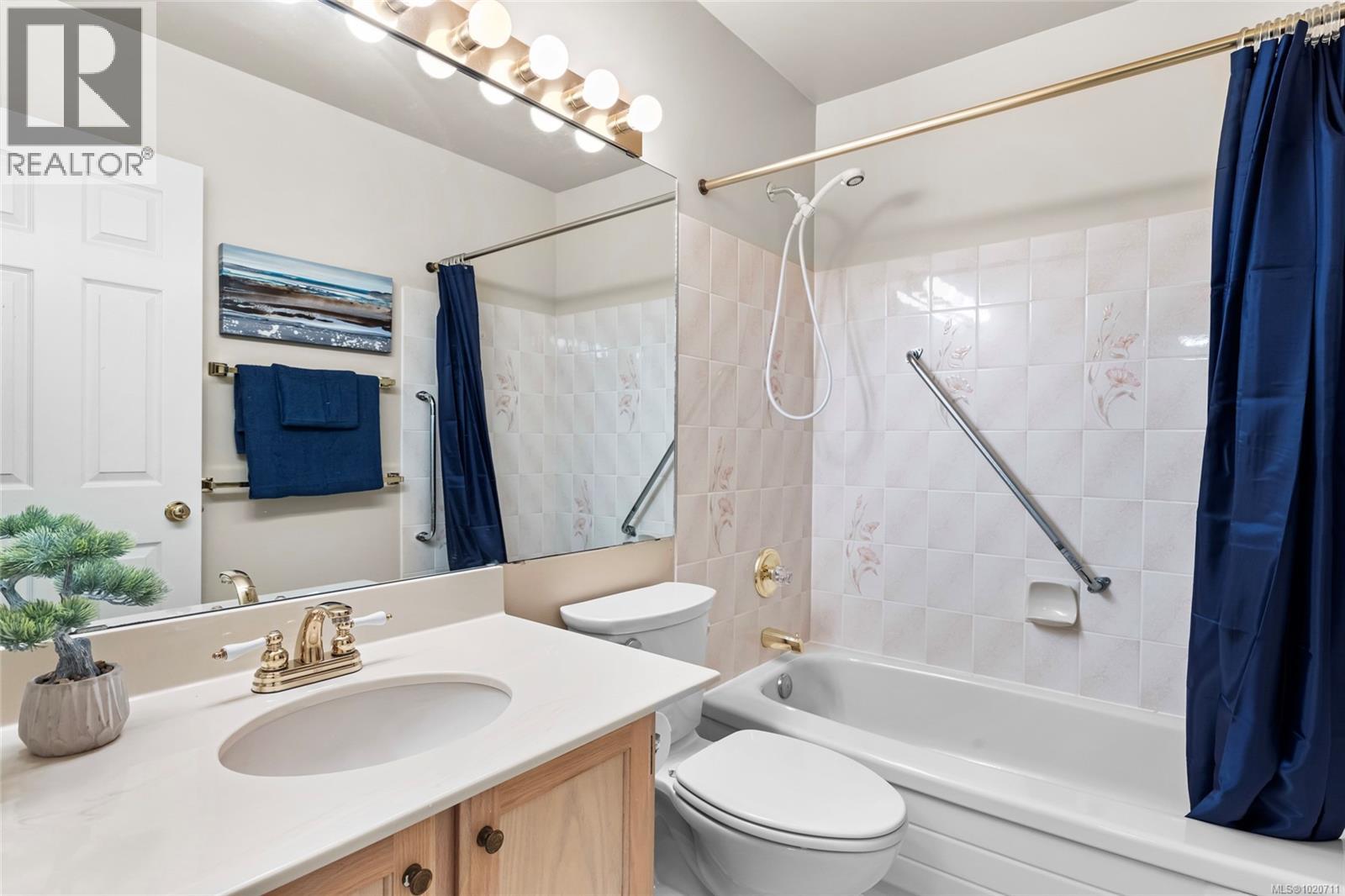 63 901 Kentwood Lane, Saanich