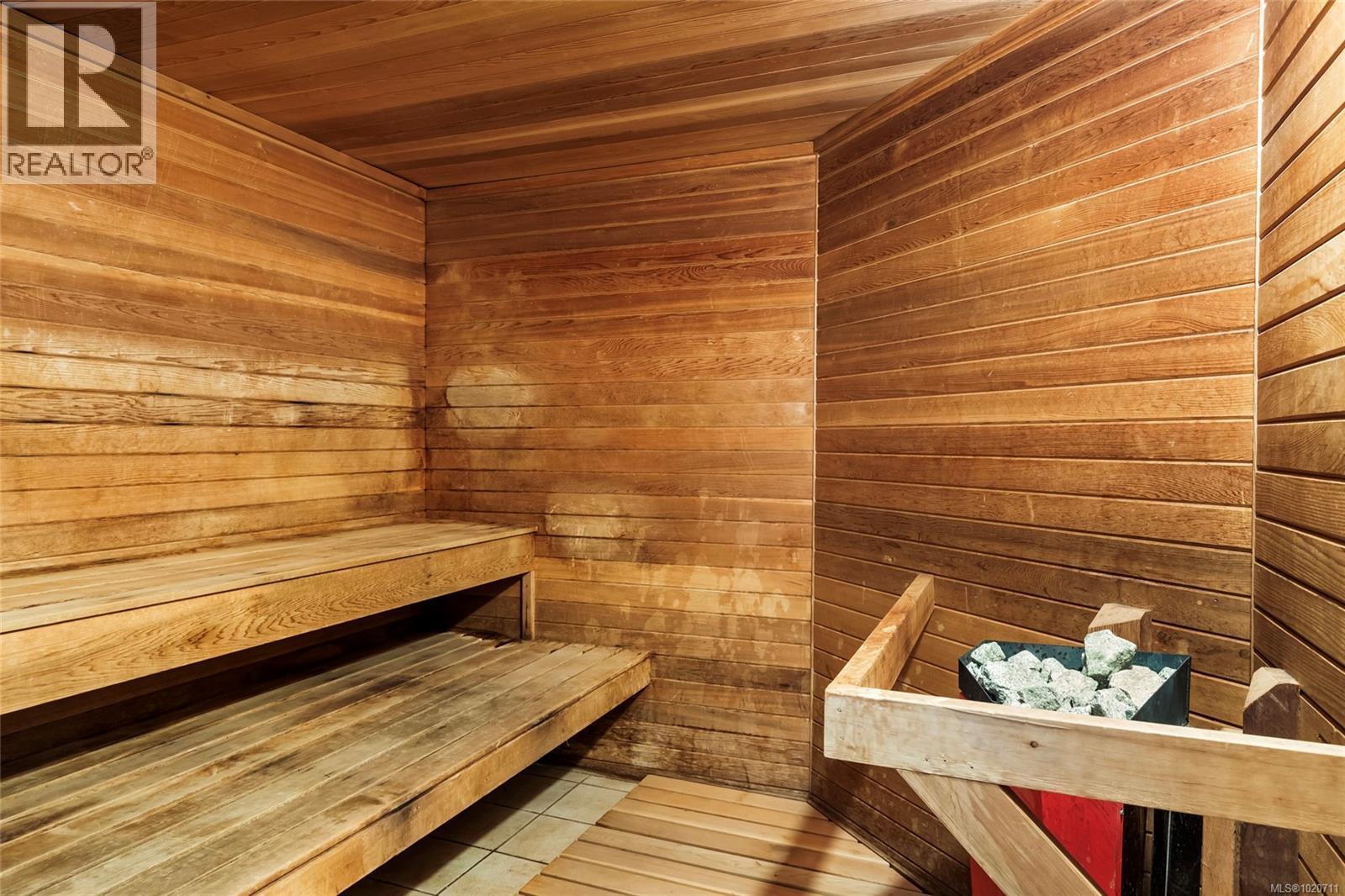 63 901 Kentwood Lane, Saanich