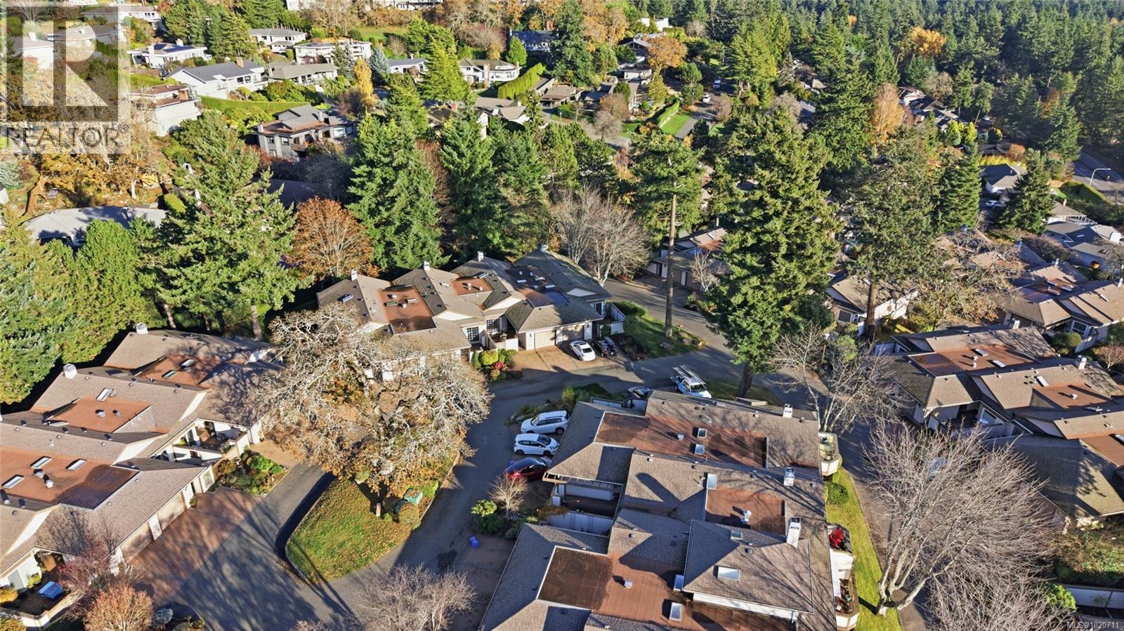 63 901 Kentwood Lane, Saanich