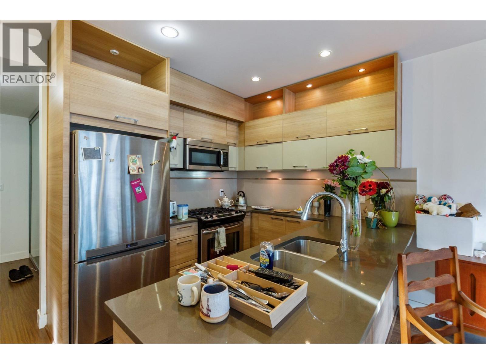 101 9150 UNIVERSITY HIGH STREET, Burnaby