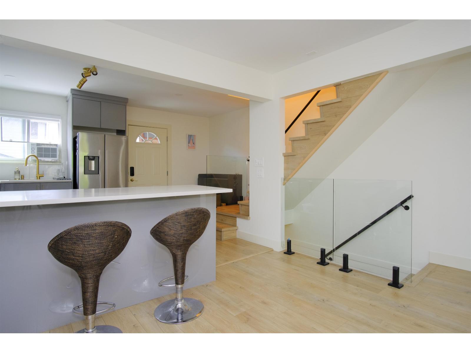 10 10736 GUILDFORD DRIVE, Surrey