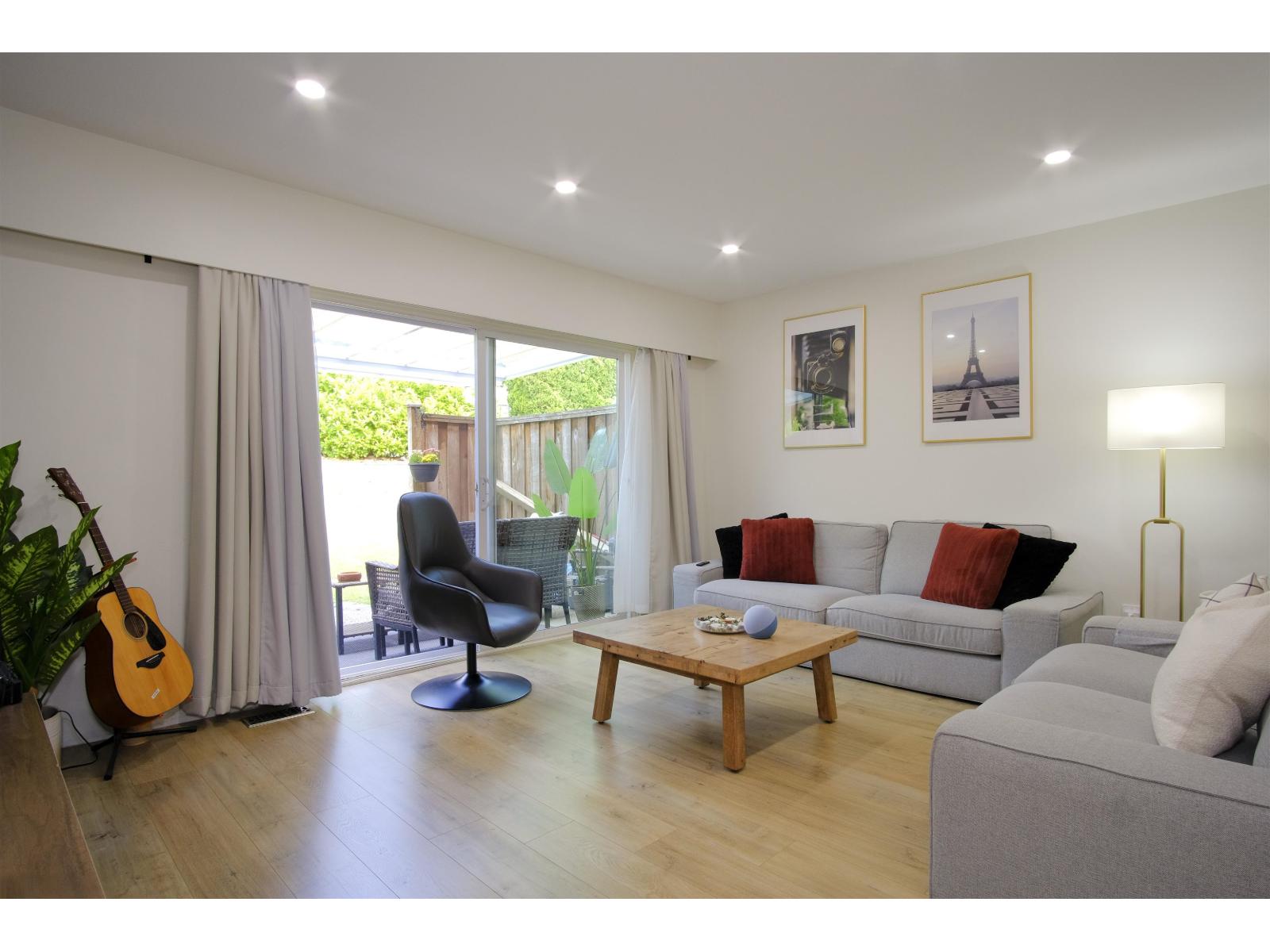 10 10736 GUILDFORD DRIVE, Surrey