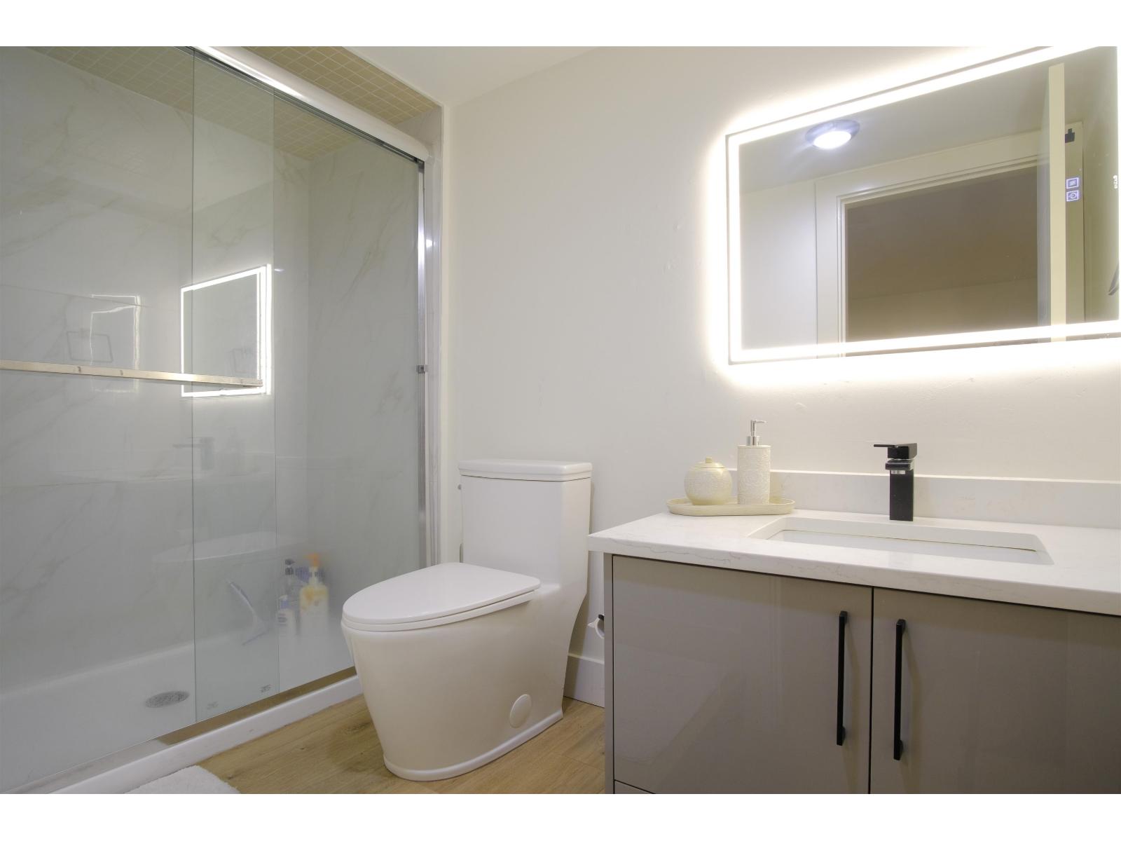 10 10736 GUILDFORD DRIVE, Surrey