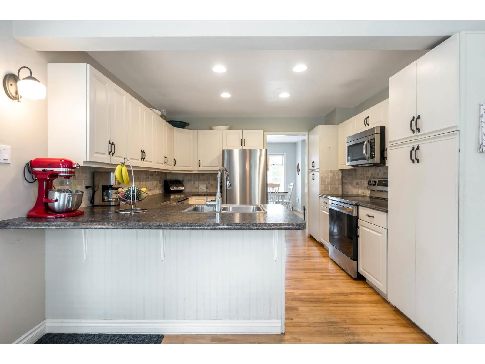 20464 95A AVENUE, Langley