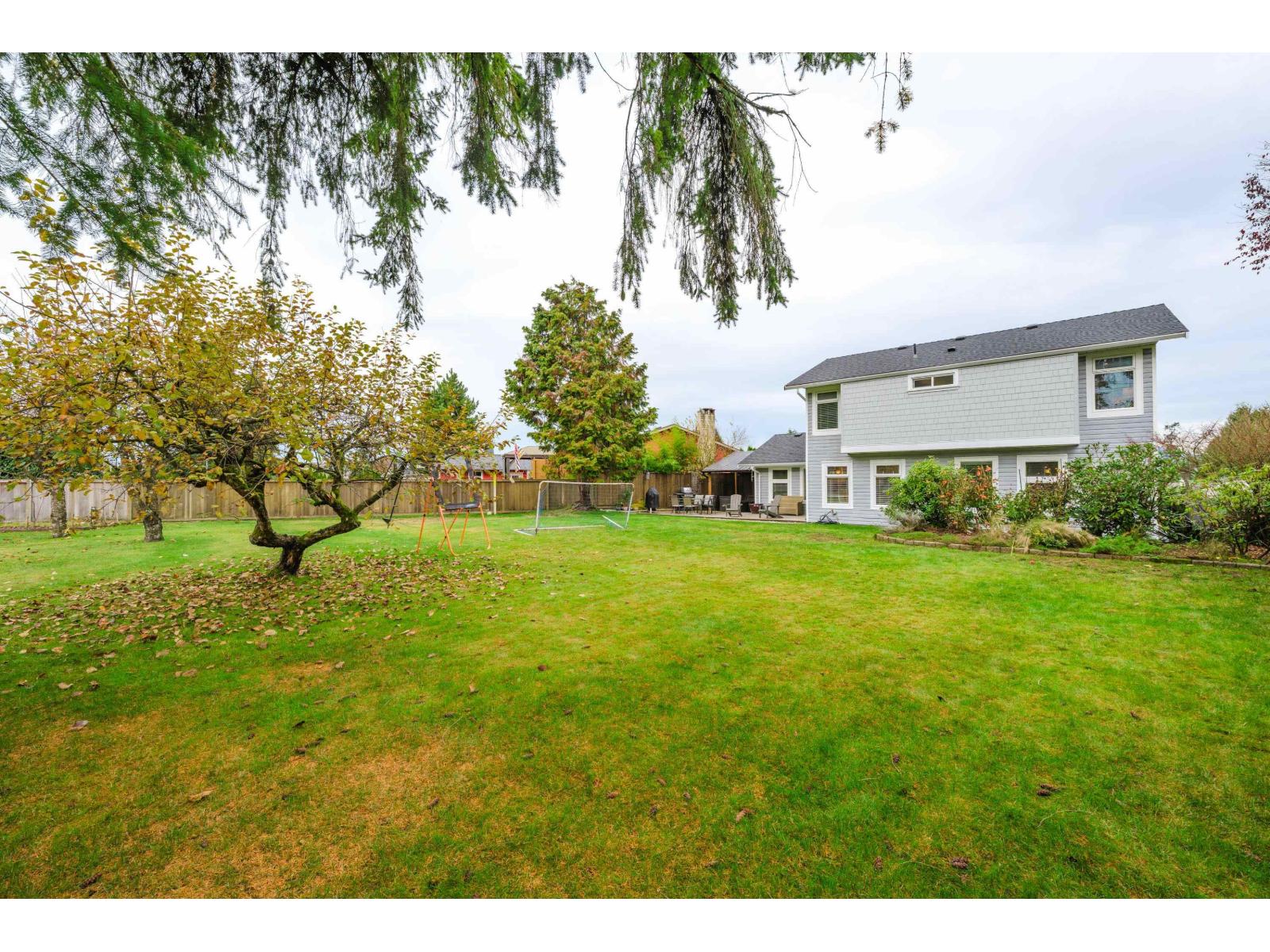 20464 95A AVENUE, Langley