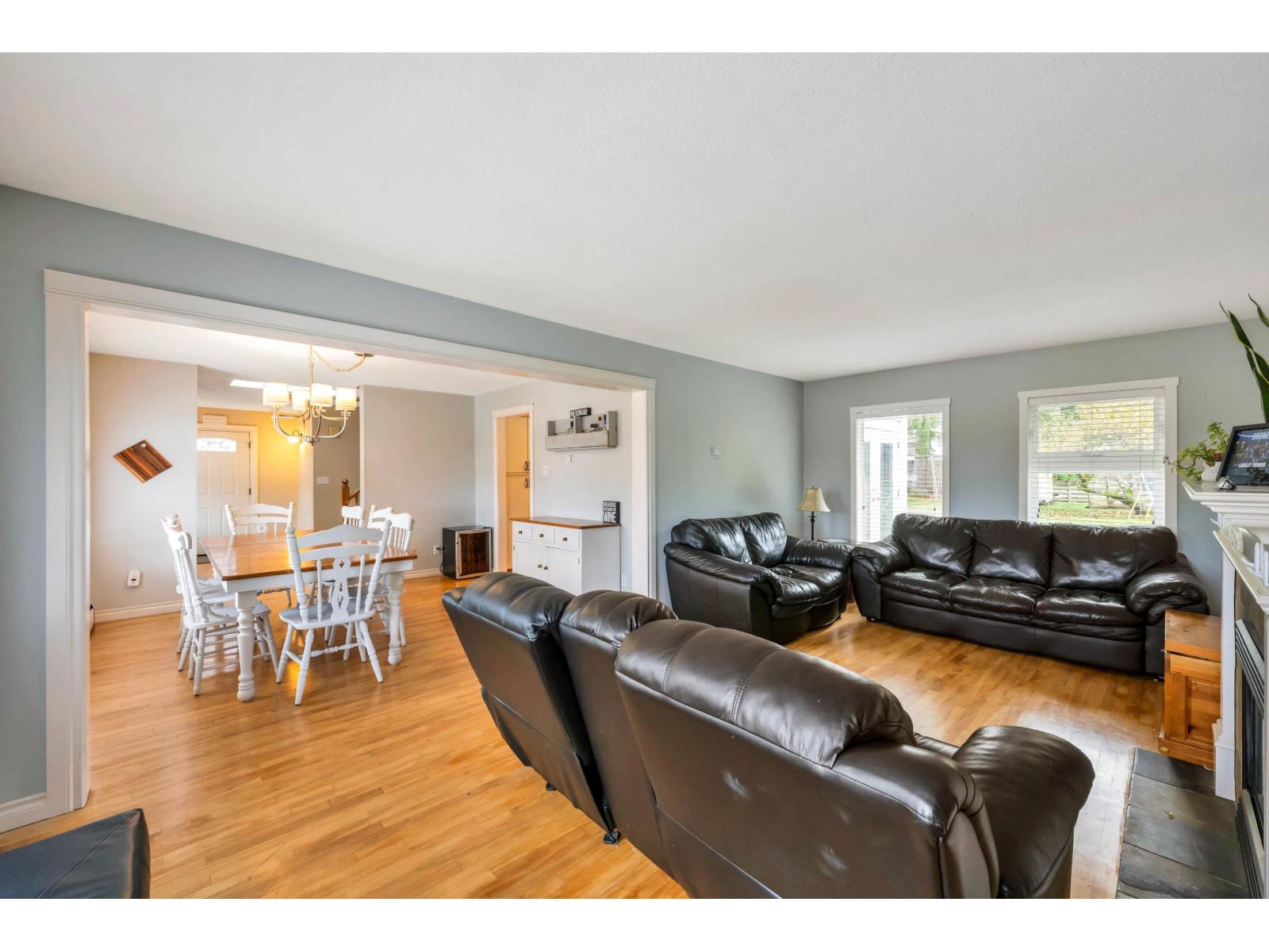 20464 95A AVENUE, Langley