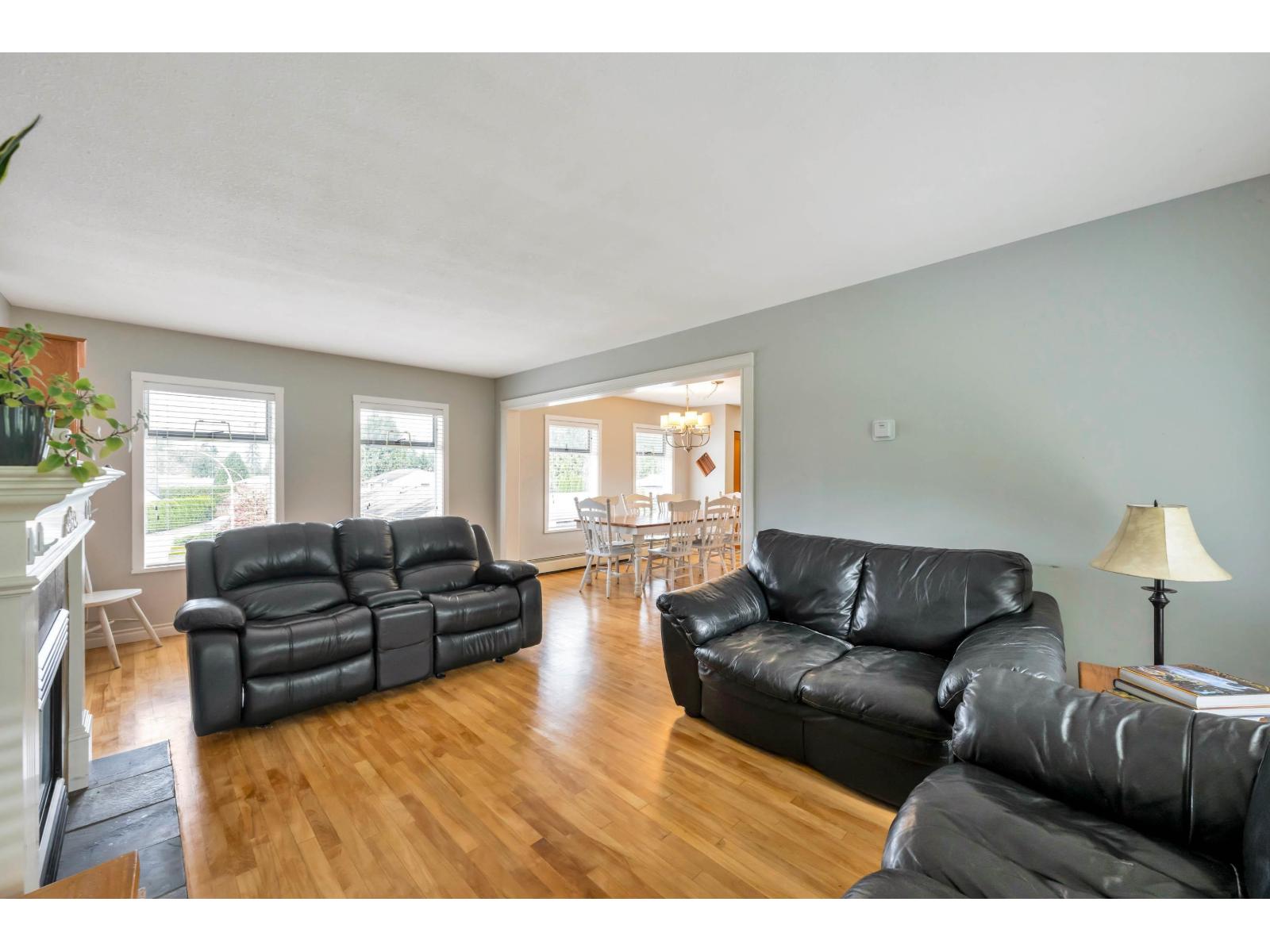 20464 95A AVENUE, Langley