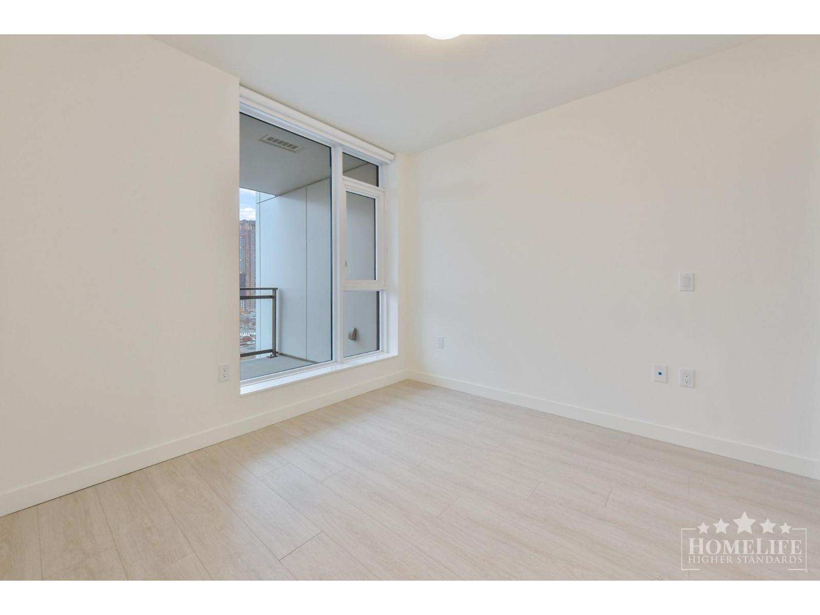 1004 13675 107A AVENUE, Surrey