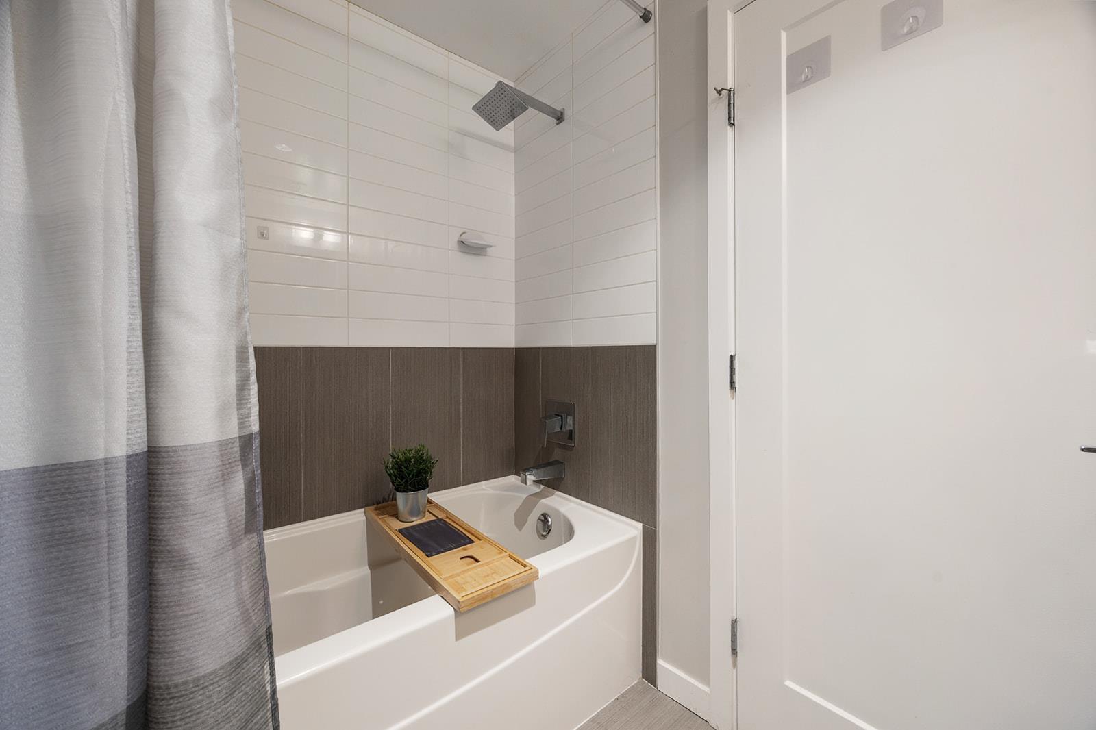 E106 20211 66 AVENUE, Langley