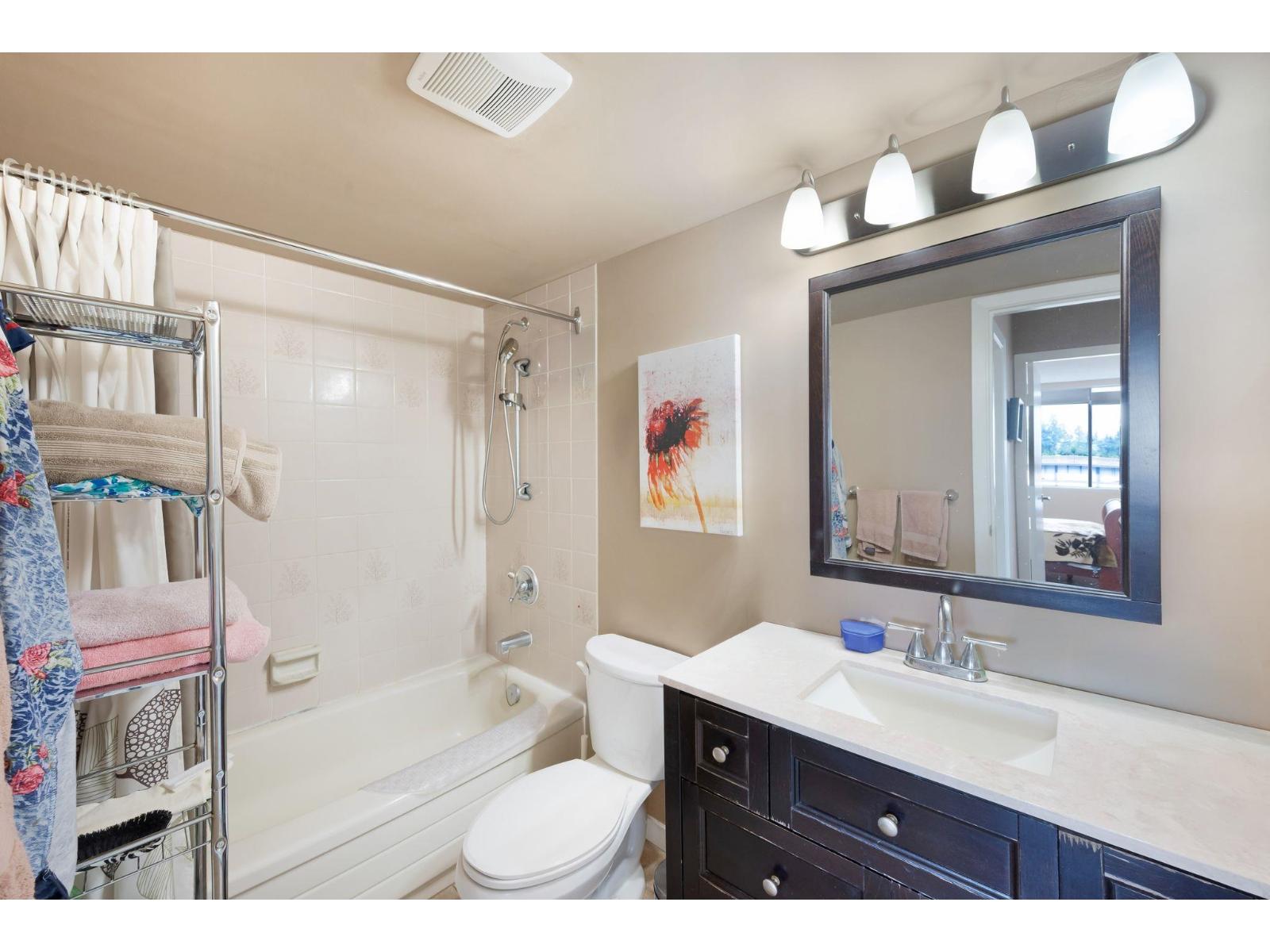 301 1442 FOSTER STREET, White Rock