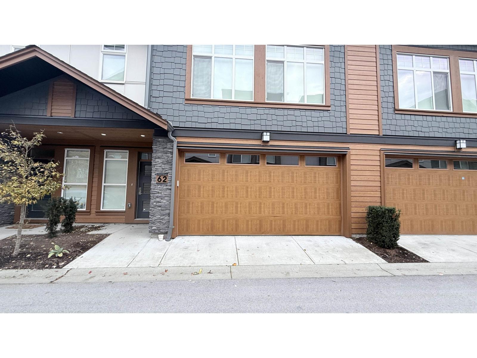 17033 FRASER HIGHWAY, Surrey