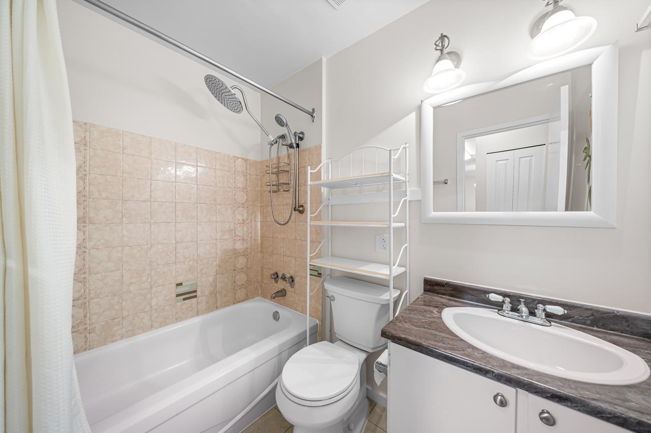 315 1850 SOUTHMERE CRESCENT, Surrey