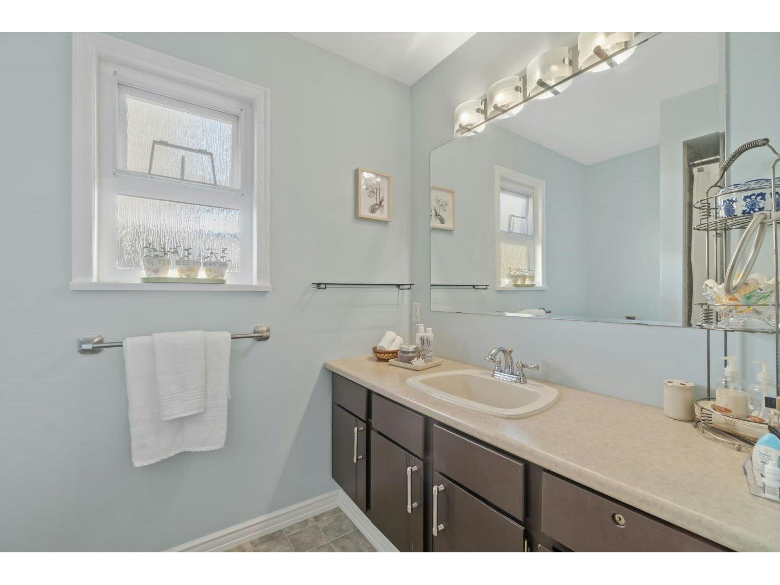 14437 CHARTWELL DRIVE, Surrey