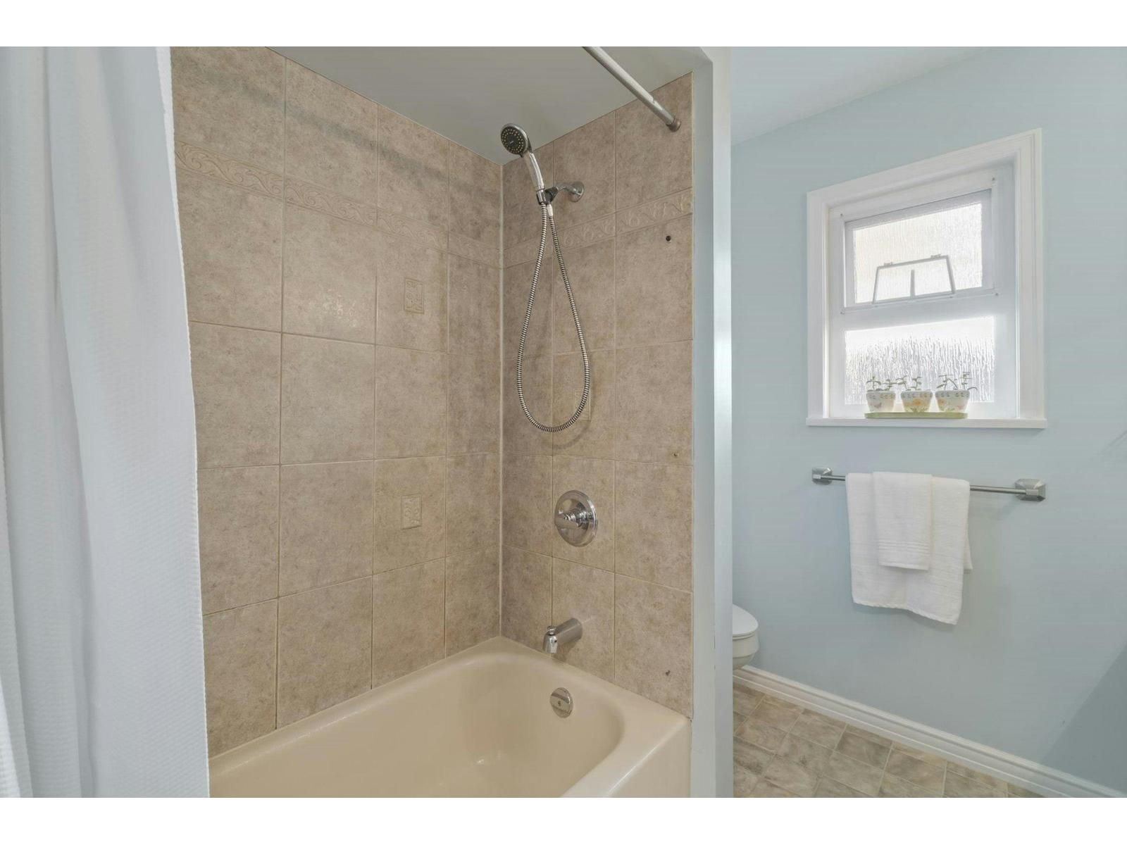 14437 CHARTWELL DRIVE, Surrey