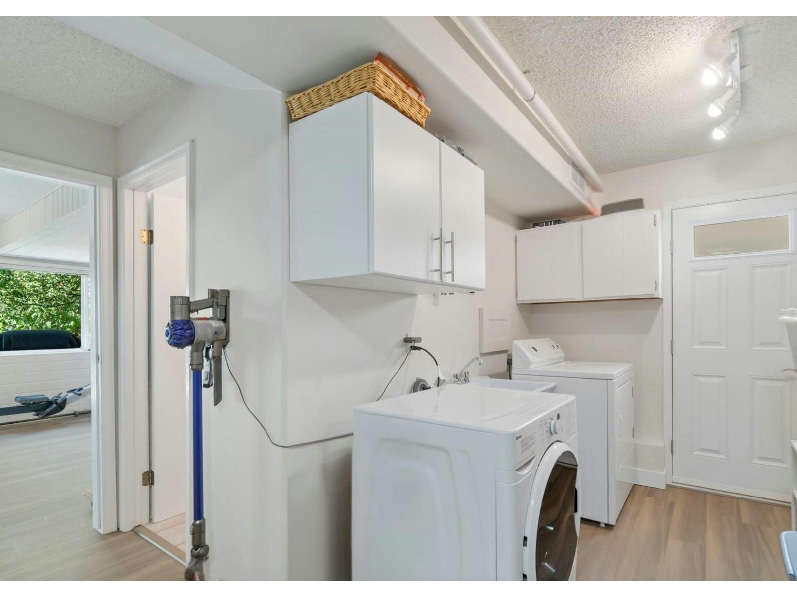 14437 CHARTWELL DRIVE, Surrey