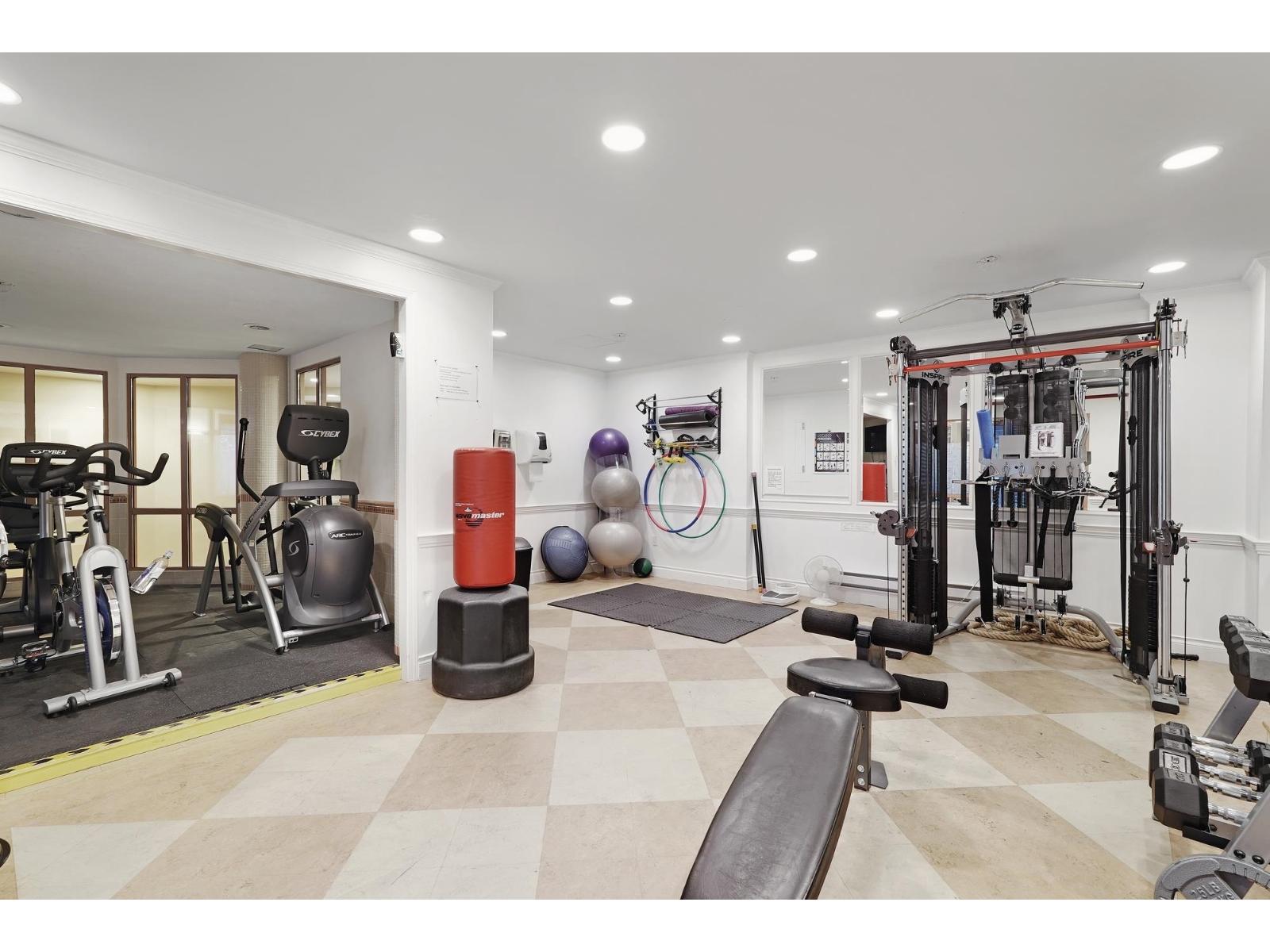 213 1575 BEST STREET, White Rock