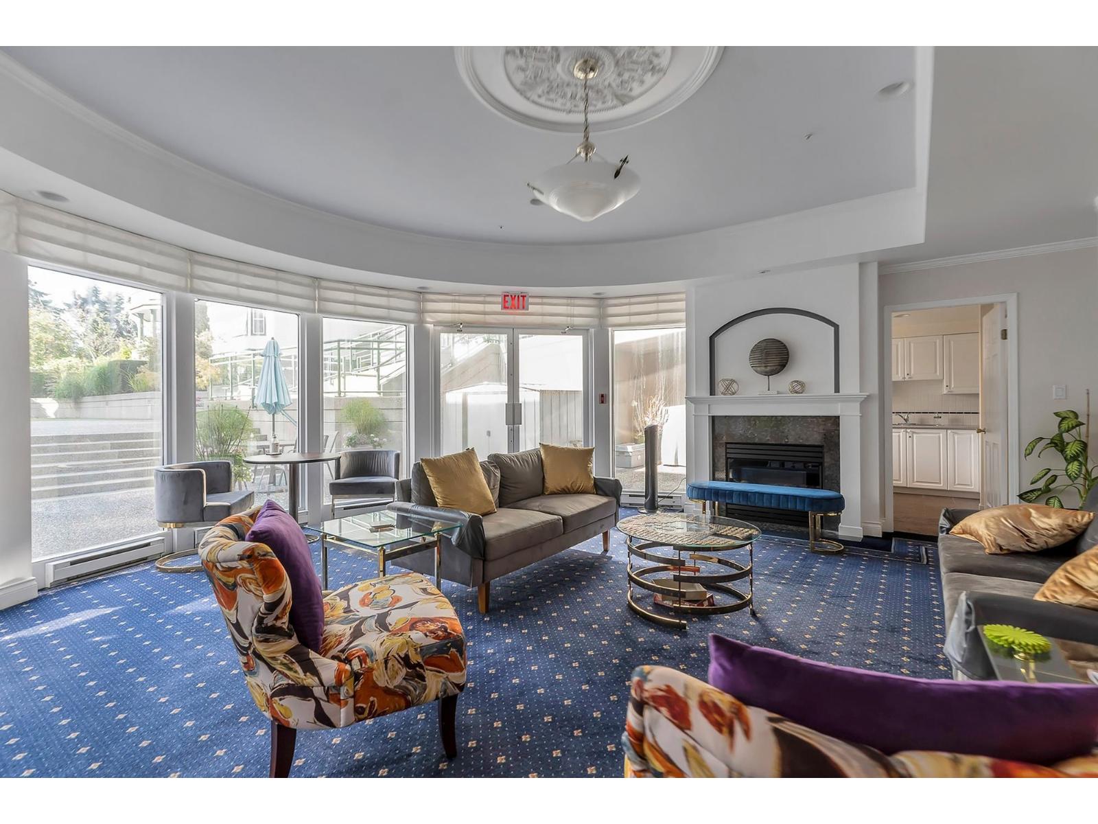 213 1575 BEST STREET, White Rock