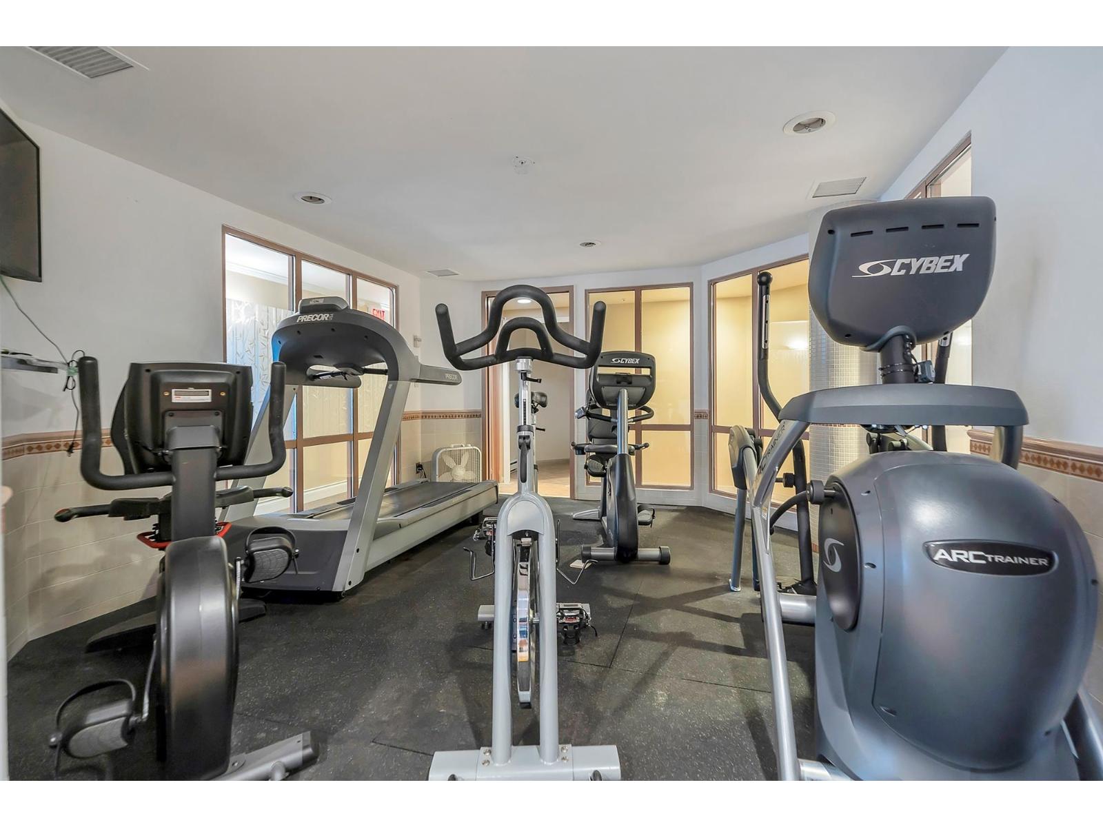 213 1575 BEST STREET, White Rock