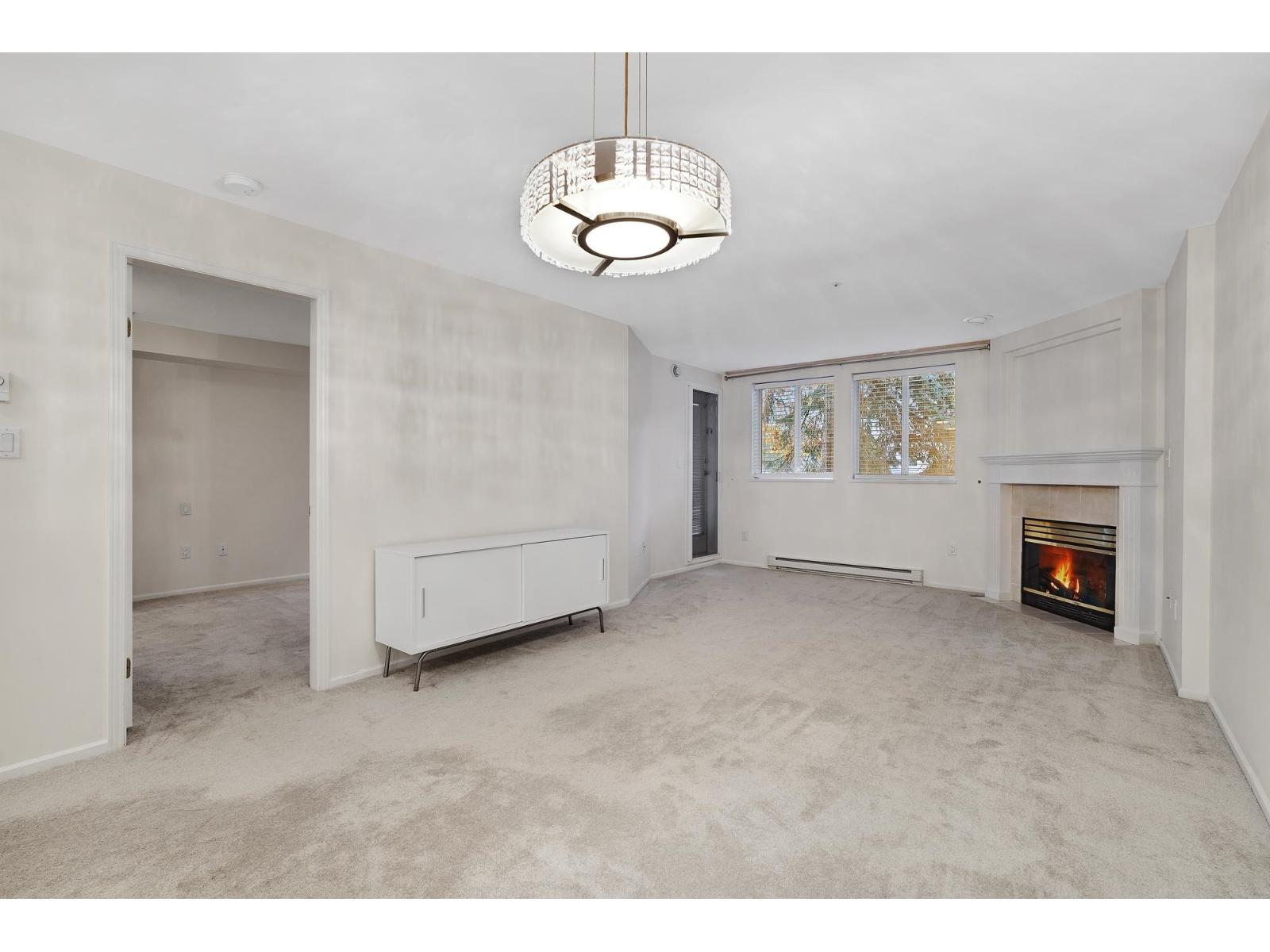 213 1575 BEST STREET, White Rock