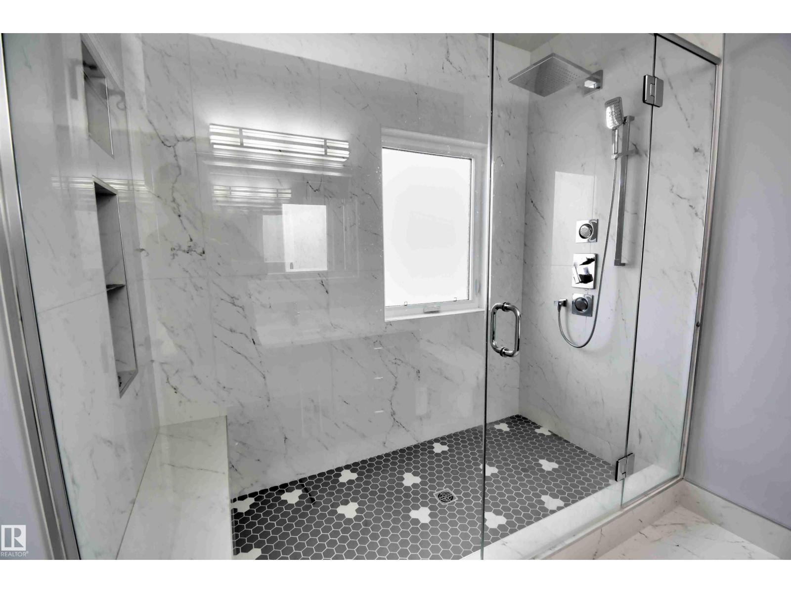 4409 44 ST - 20