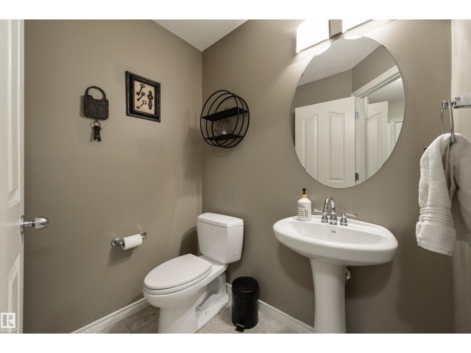 8504 16A AV SW, Edmonton