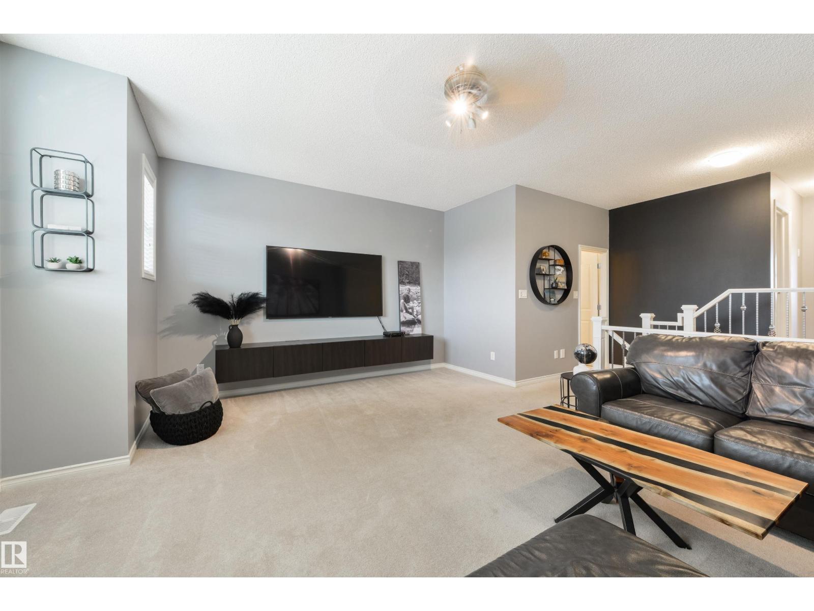 8504 16A AV SW, Edmonton