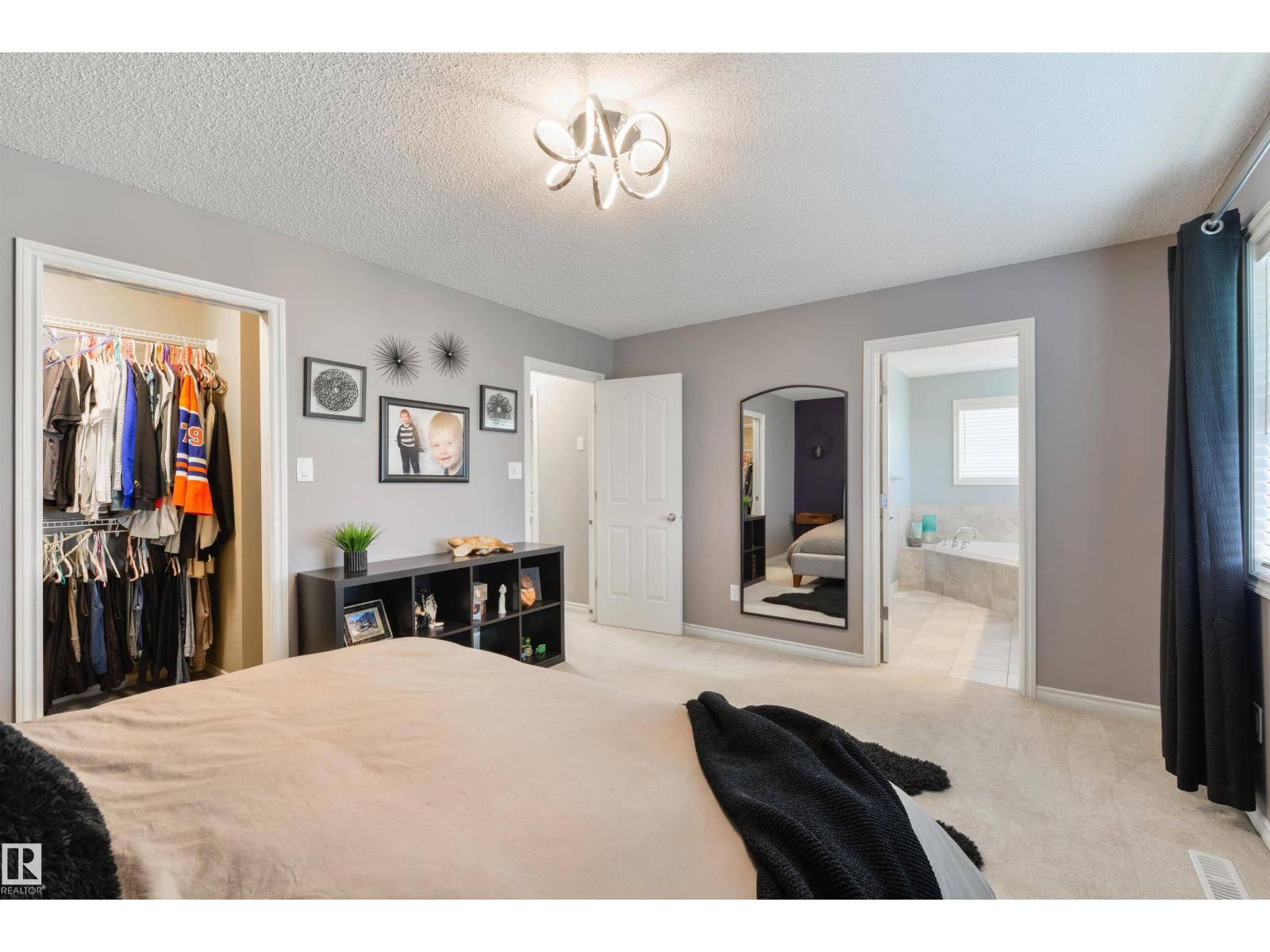 8504 16A AV SW, Edmonton