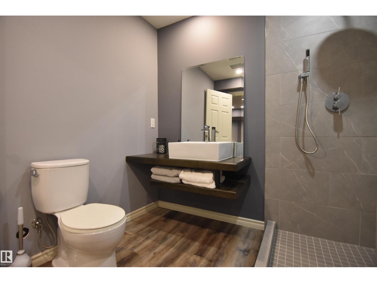 8504 16A AV SW, Edmonton