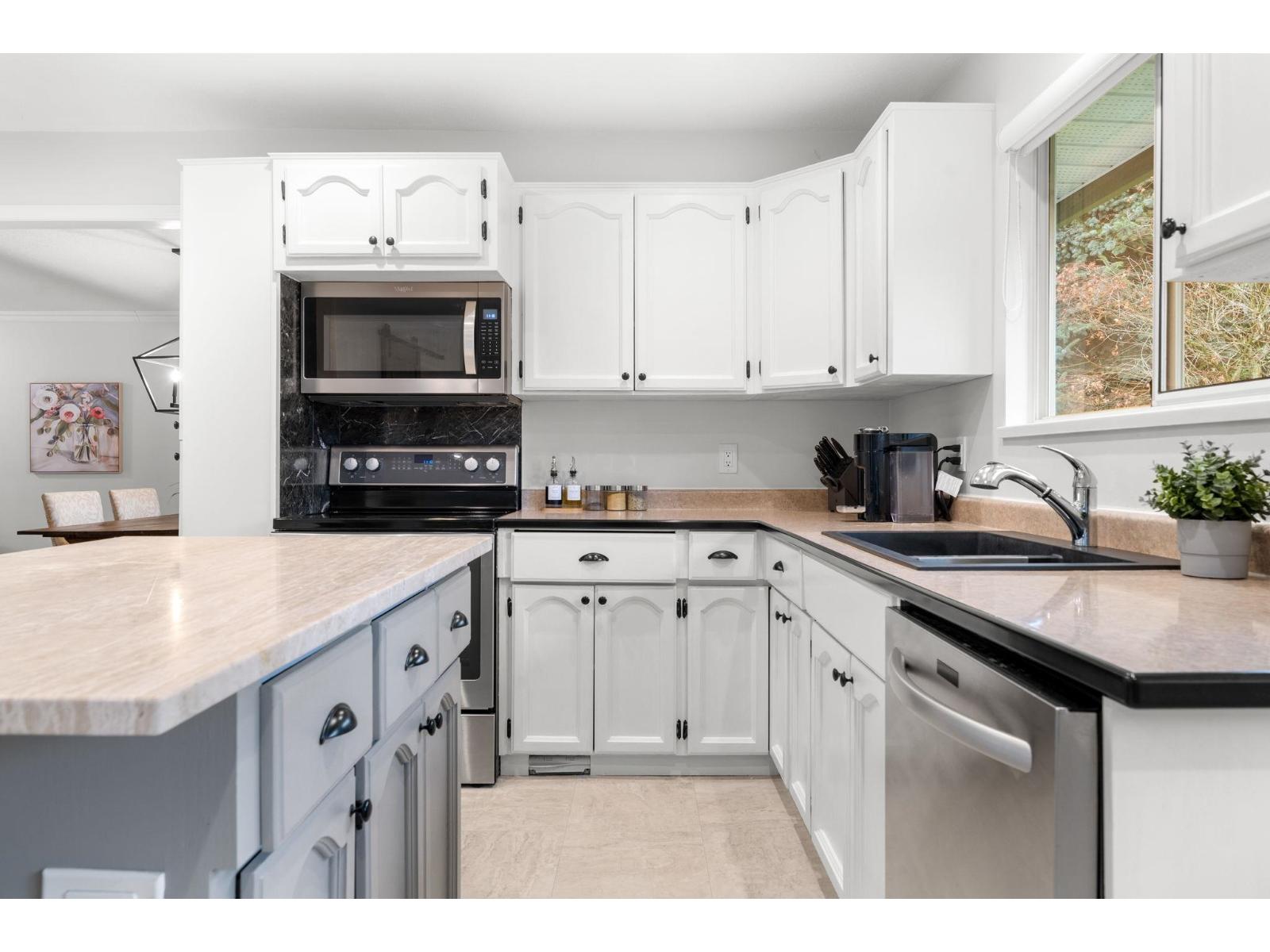 15560 VISTA DRIVE, White Rock