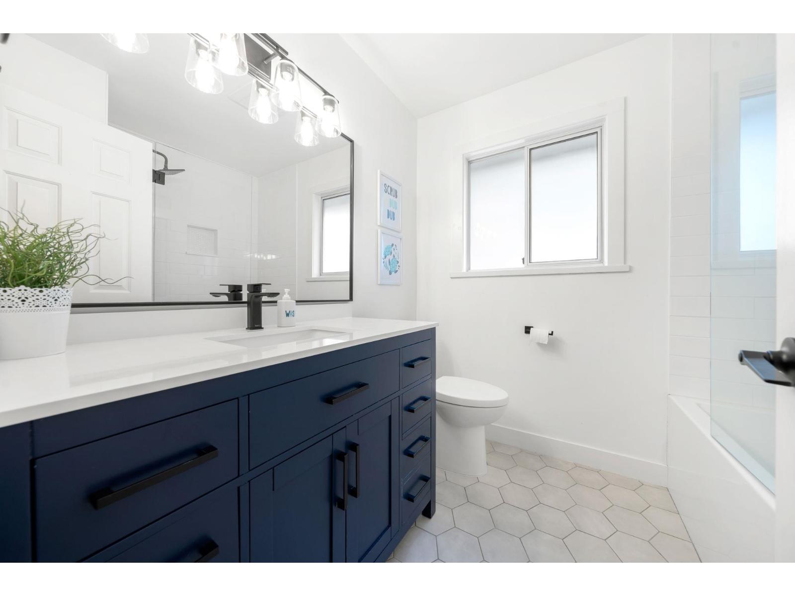 15560 VISTA DRIVE, White Rock