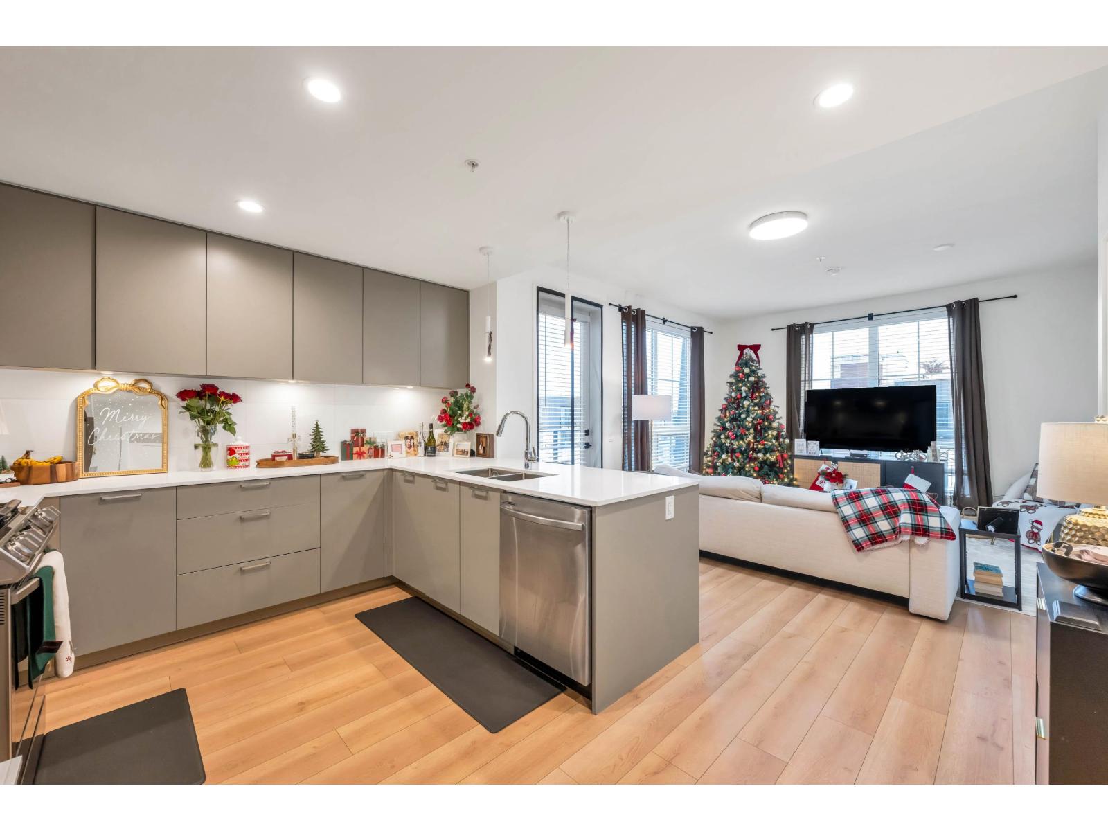 610 8380 200A STREET, Langley