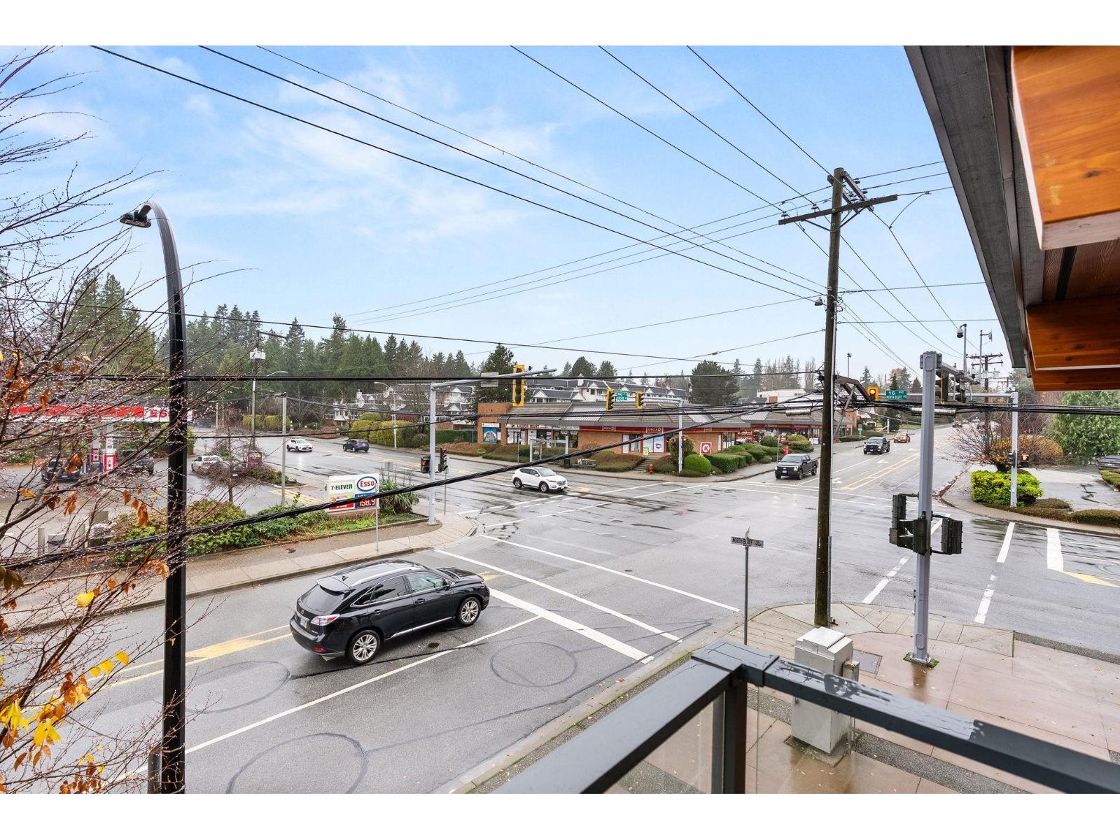 214 14022 NORTH BLUFF ROAD, White Rock