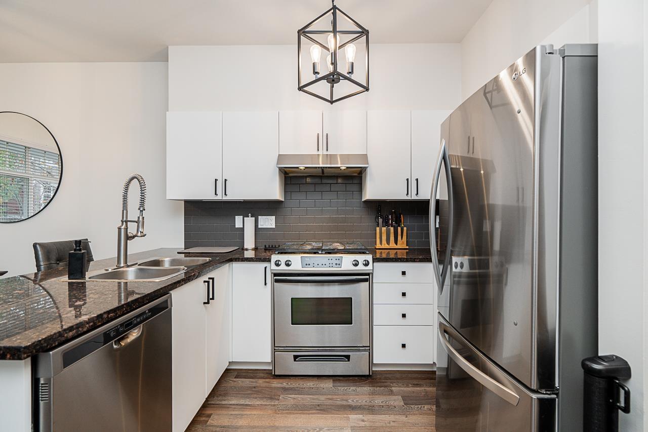 8 19455 65 AVENUE, Surrey