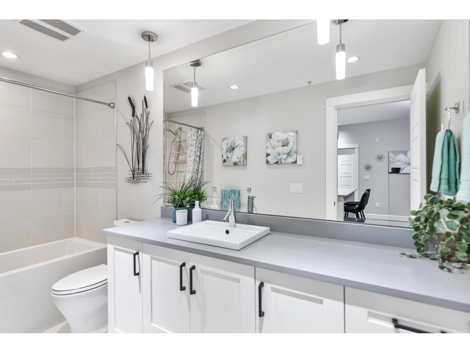 209 15185 36 AVENUE, Surrey