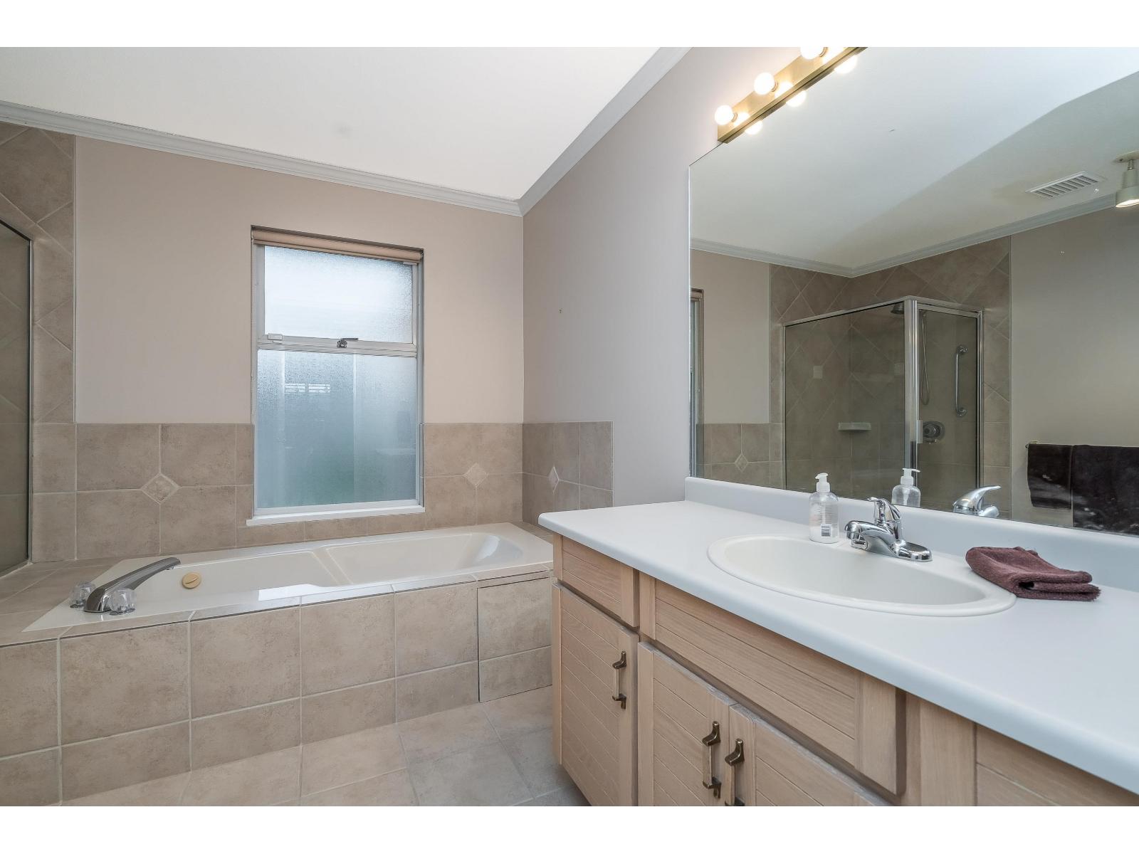 102 6094 W BOUNDARY DRIVE, Surrey