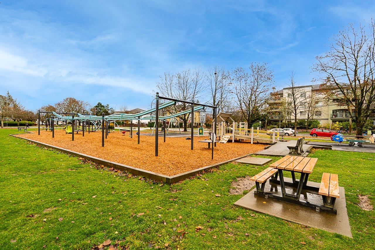 105 20125 55A AVENUE, Langley