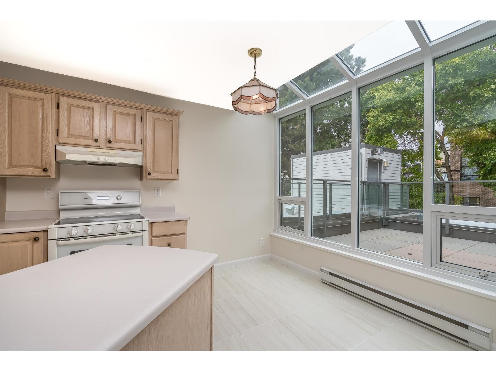 505 1220 FIR STREET, White Rock