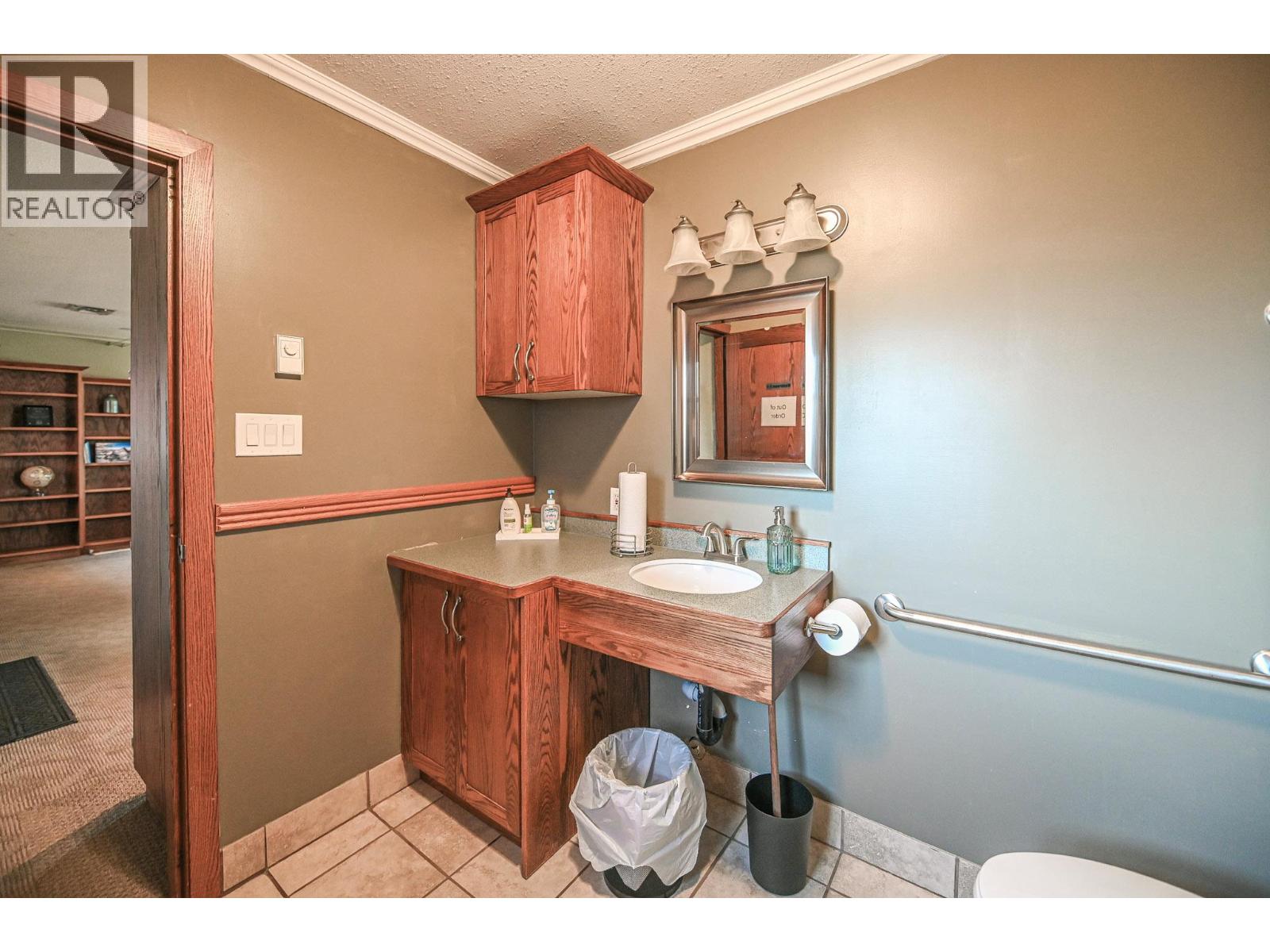  9426 Airport Access Road, Cranbrook