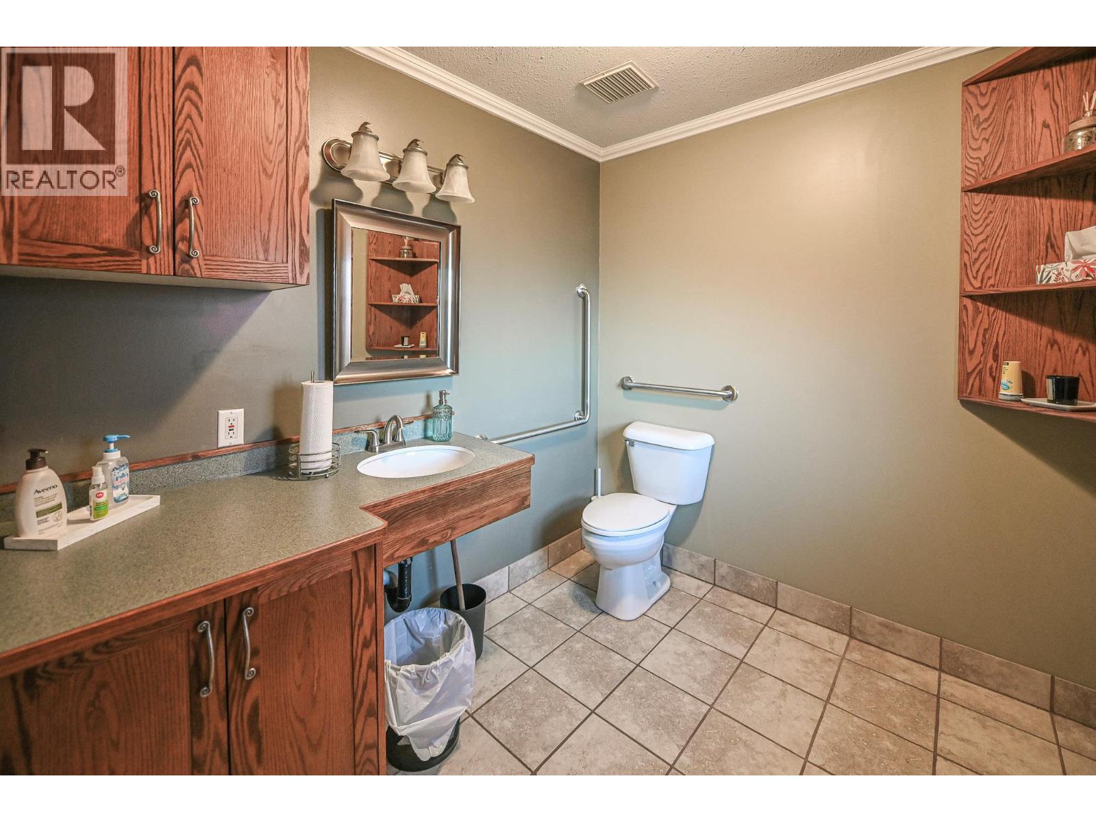  9426 Airport Access Road, Cranbrook