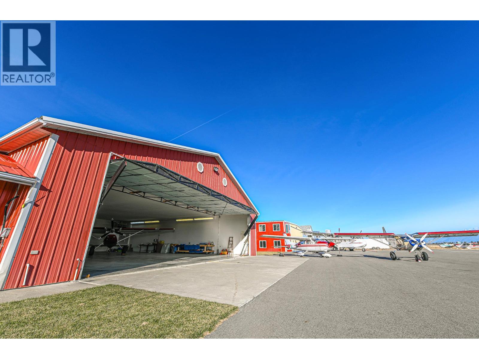  9426 Airport Access Road, Cranbrook